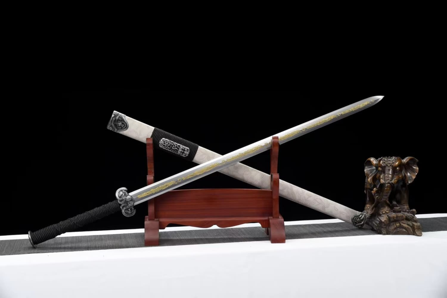 Han jian Sword Forged High Carbon Steel Etched Blade,Alloy Fittings,White Leather