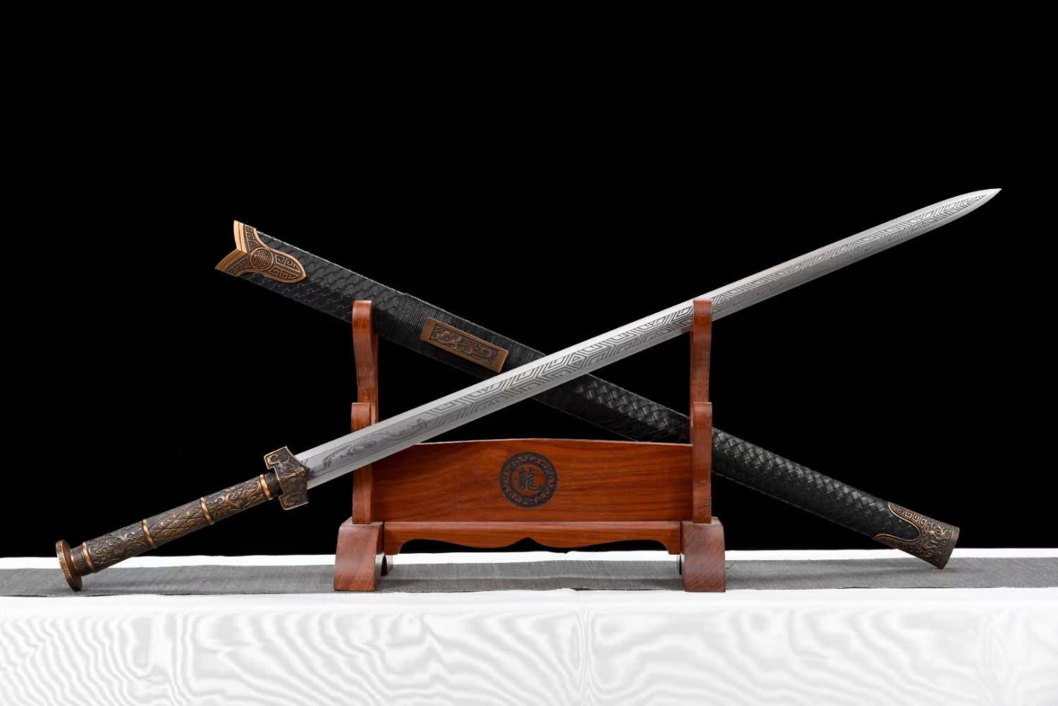 Longyuan jian Sword Forged High Carbon Steel Etched Blade,Alloy Fittings,Solid Wood Scabbard