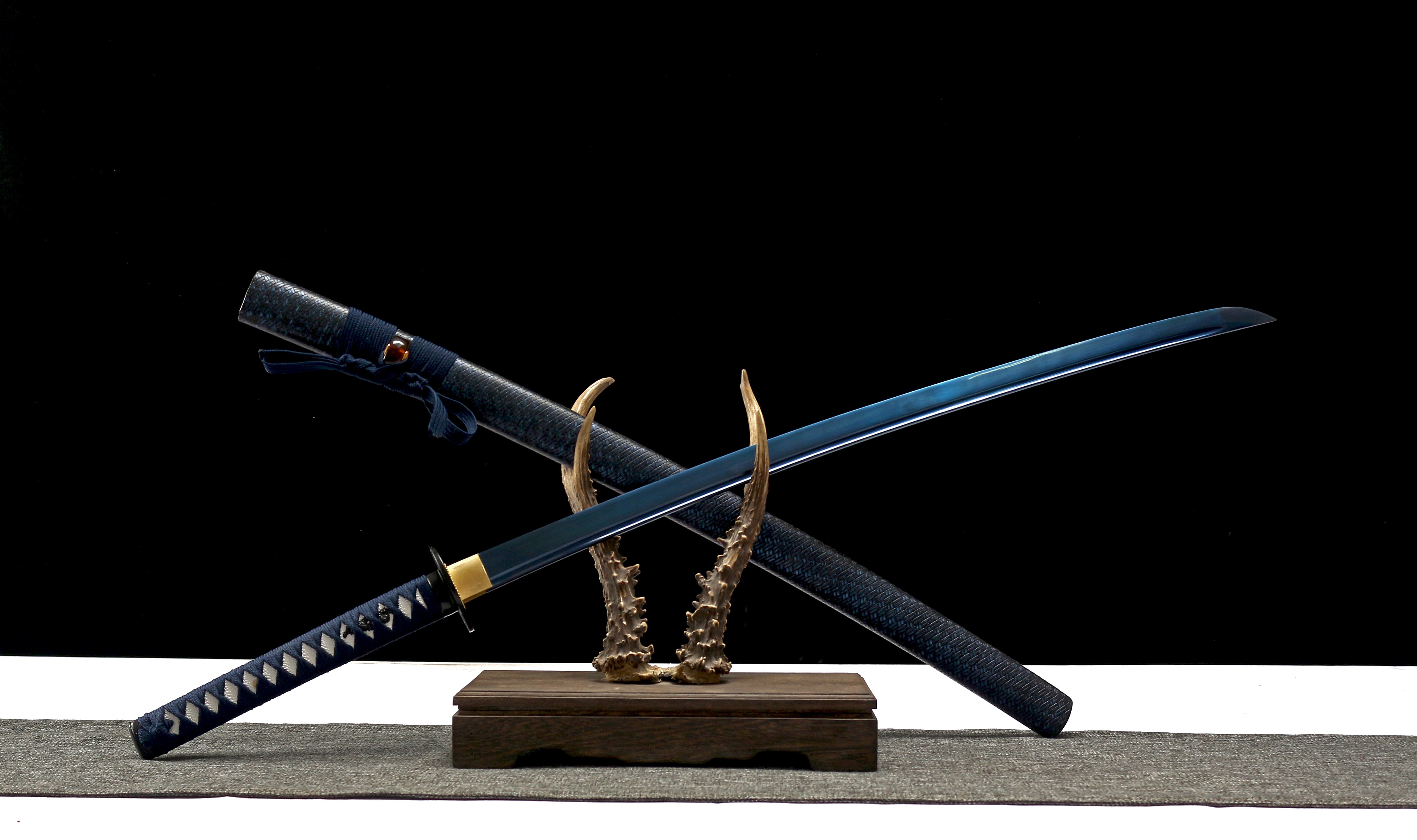 Hand Forged Japanese Katana Cerulean Ephemera Blade(1045 Carbon Steel)