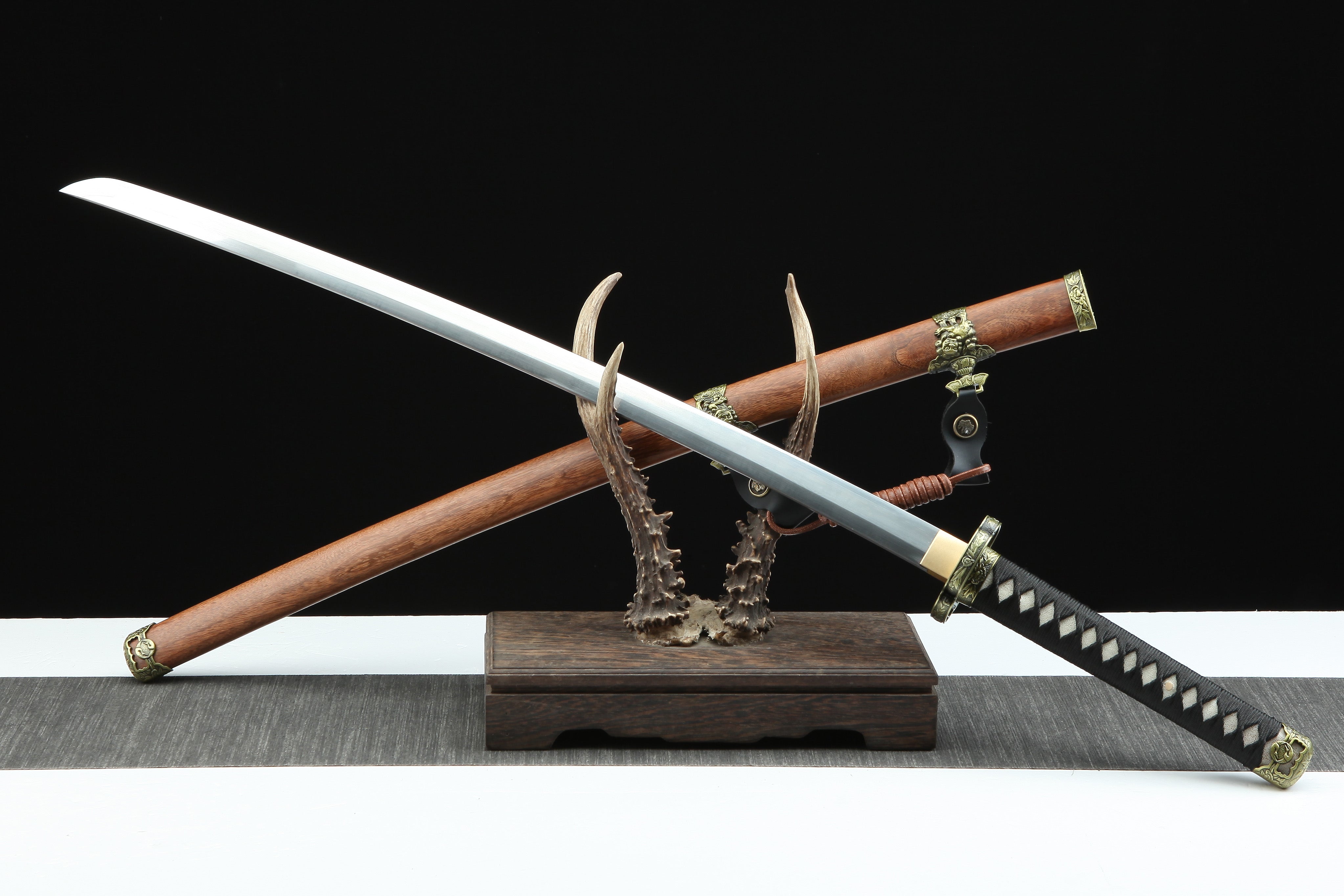 Hand Forged Japanese Tachi Royal Grove Sentinel Blade(1095 Carbon Steel)