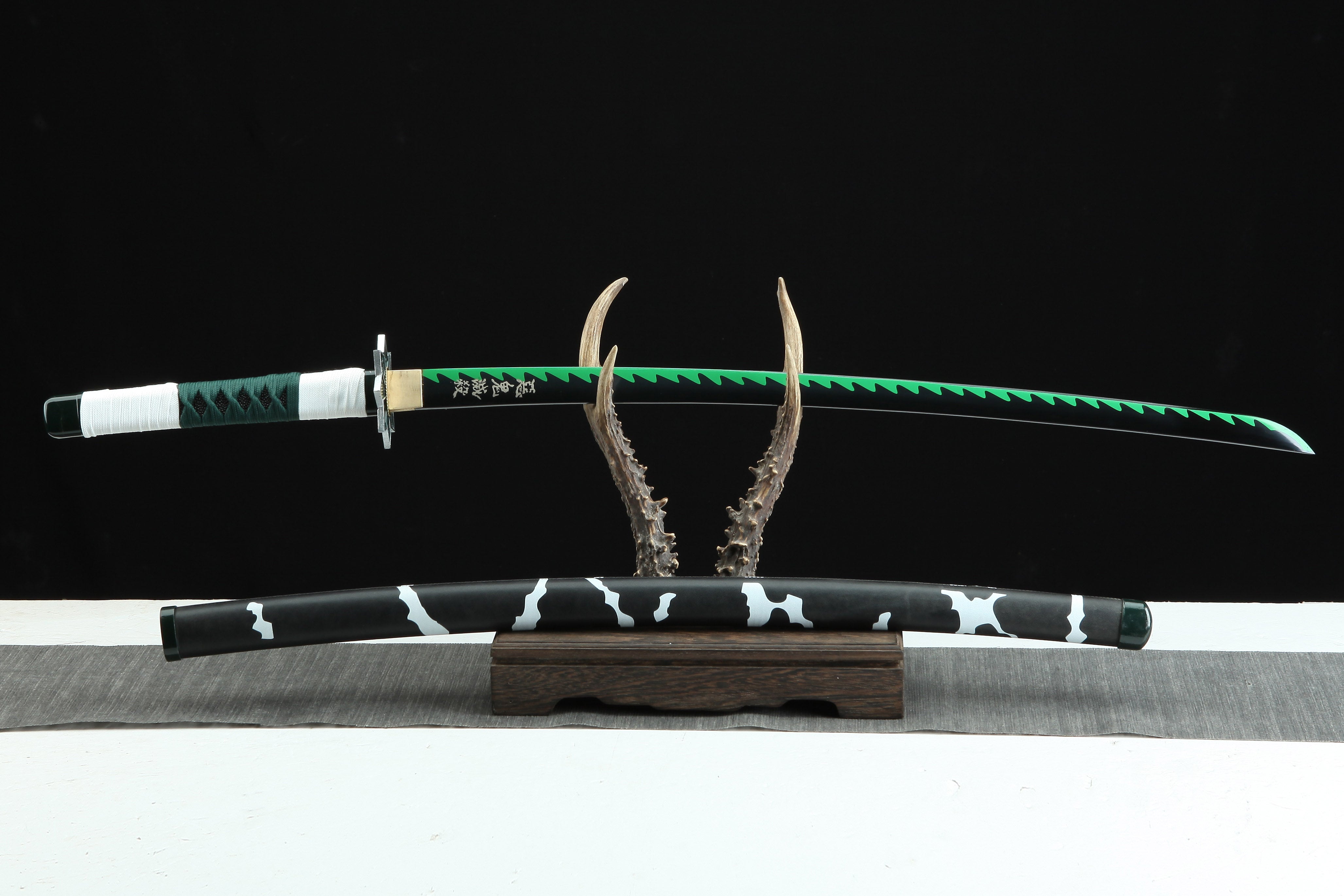 Hand Forged Demon Slayer Katana Shinazugawa Sanemi Nichirin Sword Leather case style(1045 Carbon Steel)