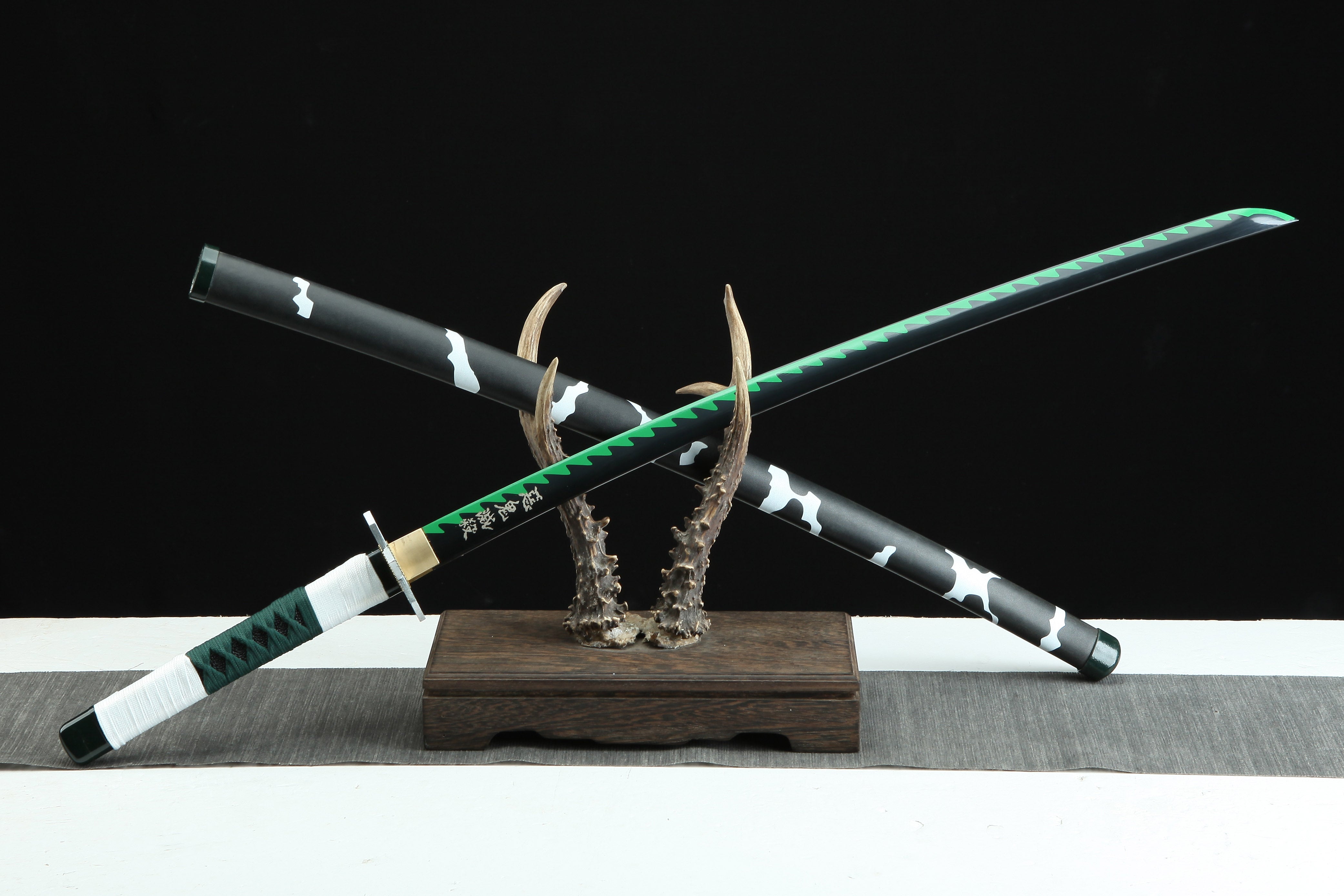 Hand Forged Demon Slayer Katana Shinazugawa Sanemi Nichirin Sword Leather case style(1045 Carbon Steel)