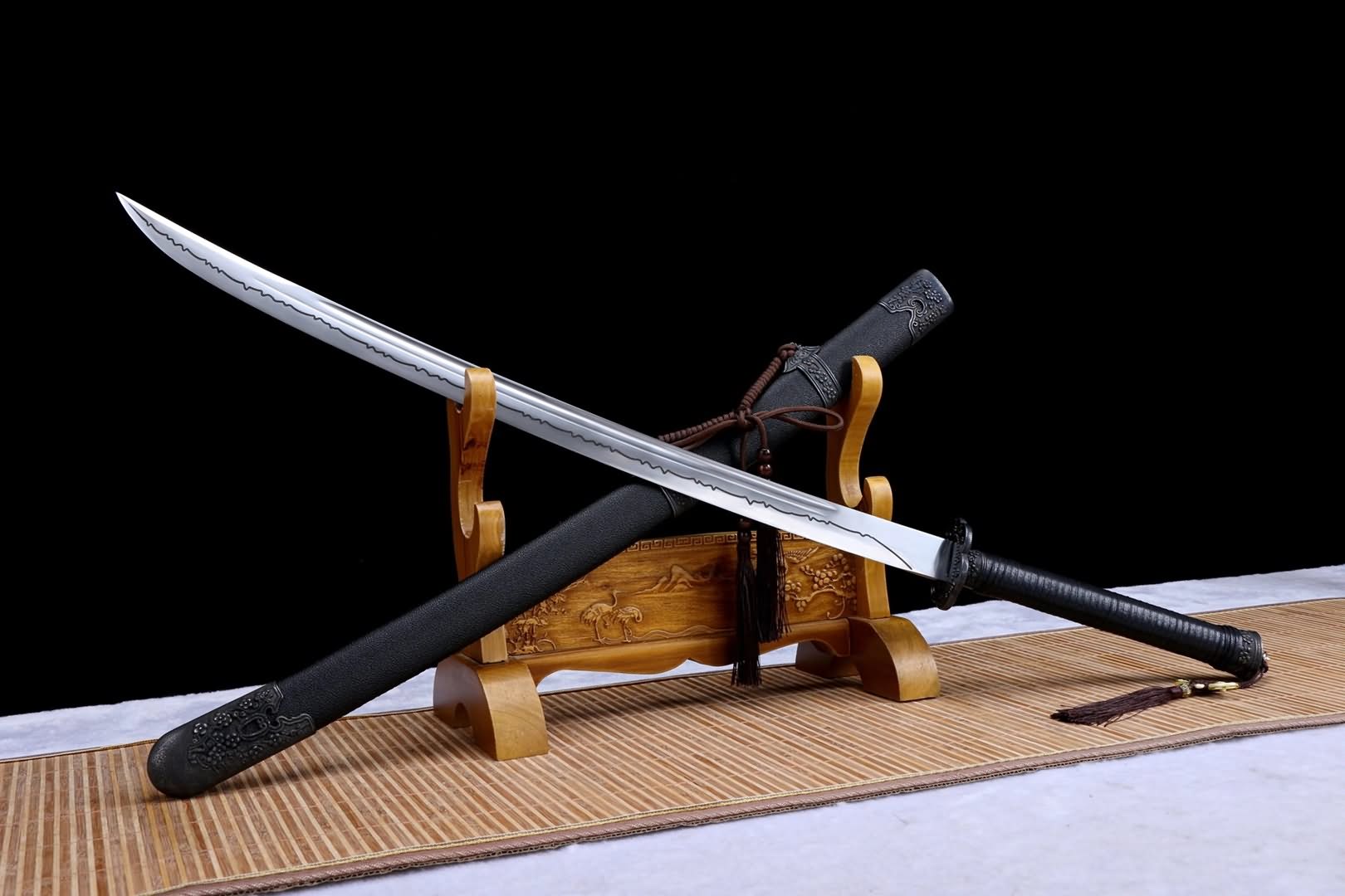 Hand Forged Broadsword,Forged 1060 Carbon Steel blade,Skin scabbard,Alloy fittings