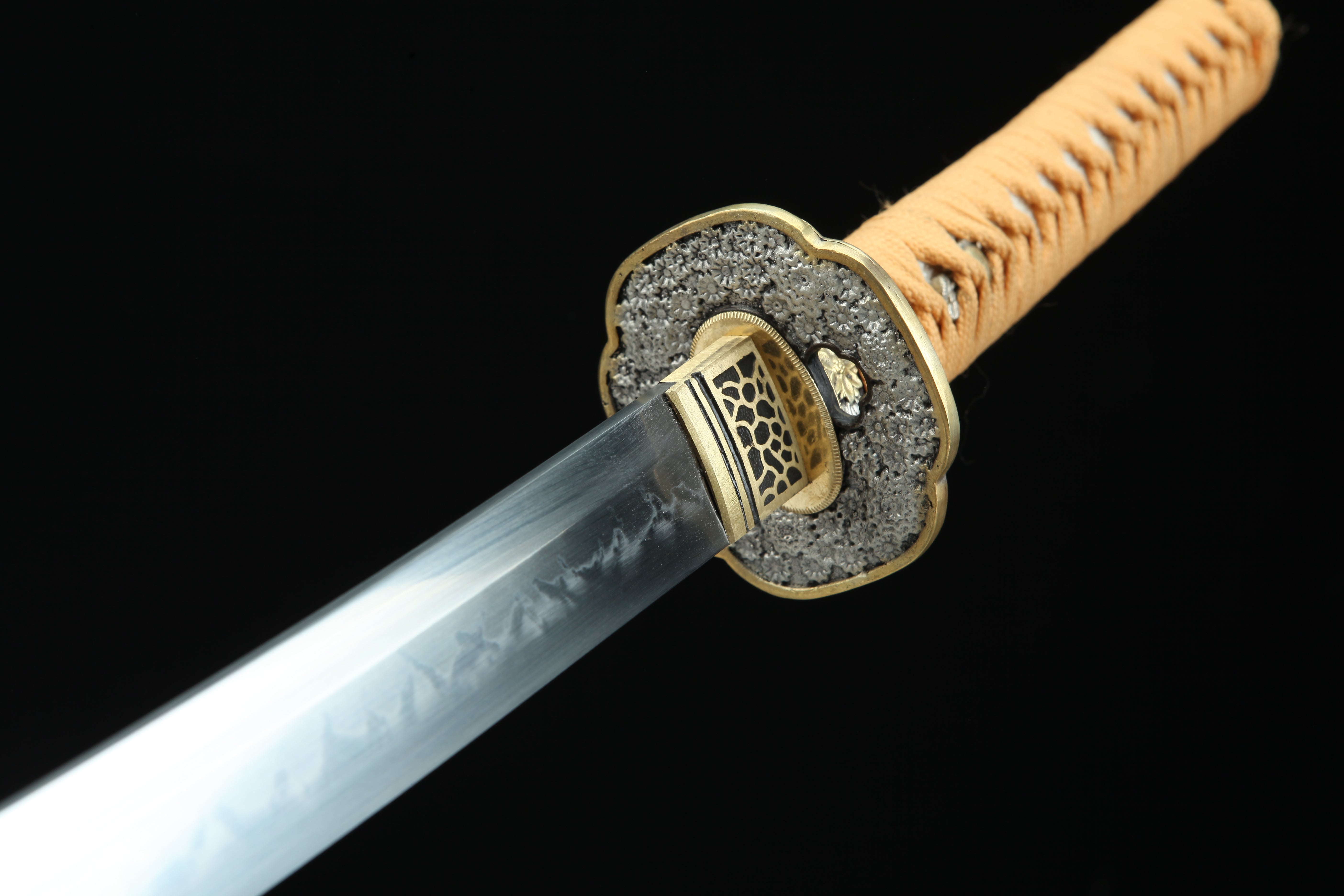 Molten Cicada Katana: The Summer-Song Steel of the Samurai