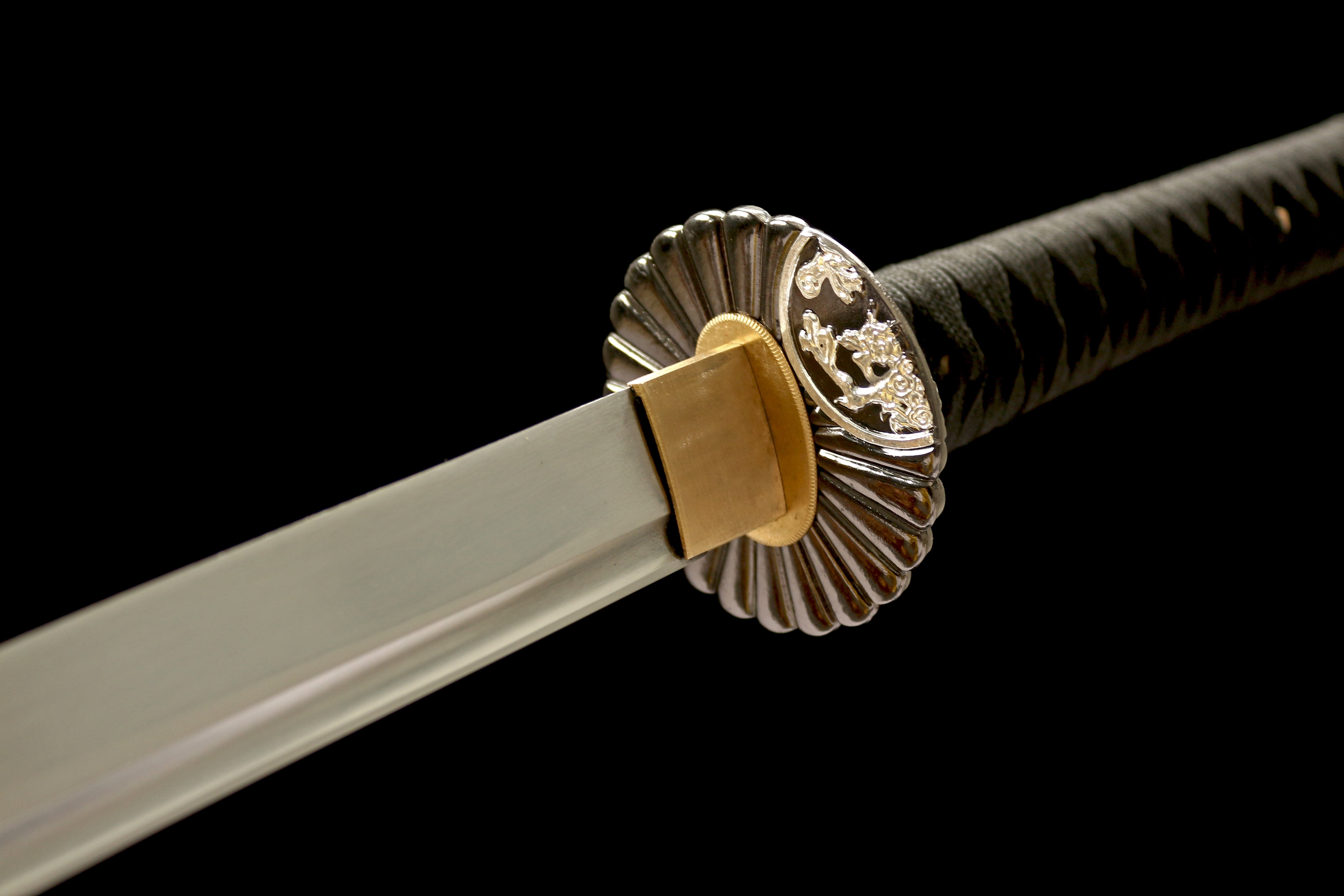 The Phantom Bamboo Katana: A 1095 Carbon Steel Masterpiece