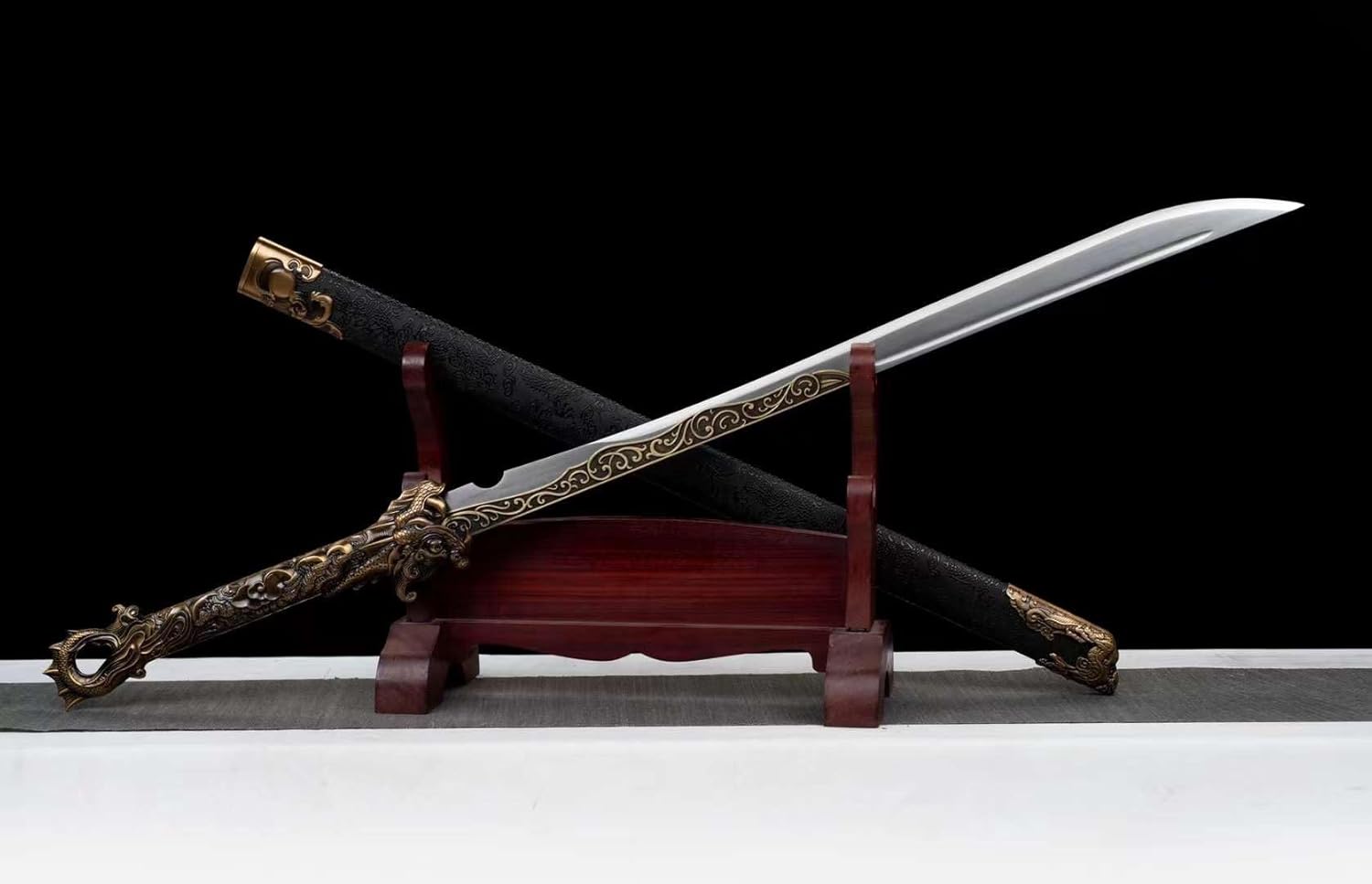 Hand Forged Tang Dao Sword Blade Dragon Embossed Zinc Alloy Handle（1060 Carbon Steel ）