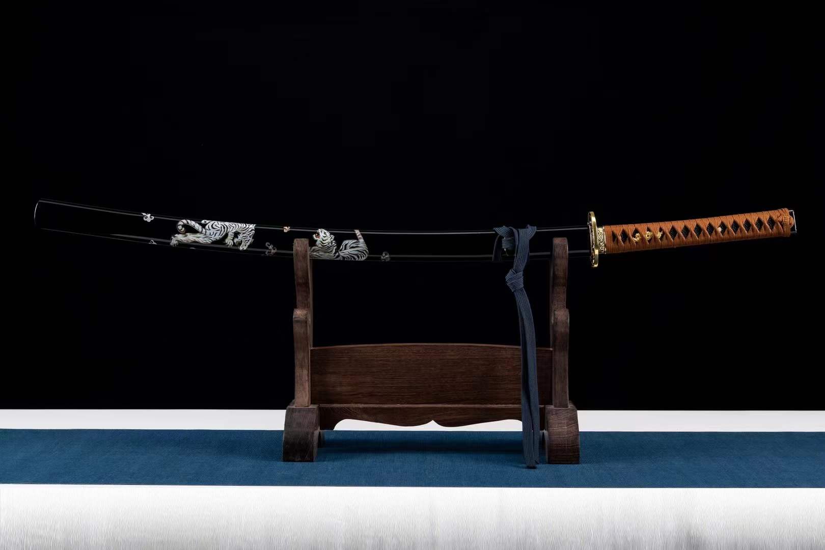 Hand Forged Japanese Katana Tiger 虎 Blade(1060 Carbon Steel)