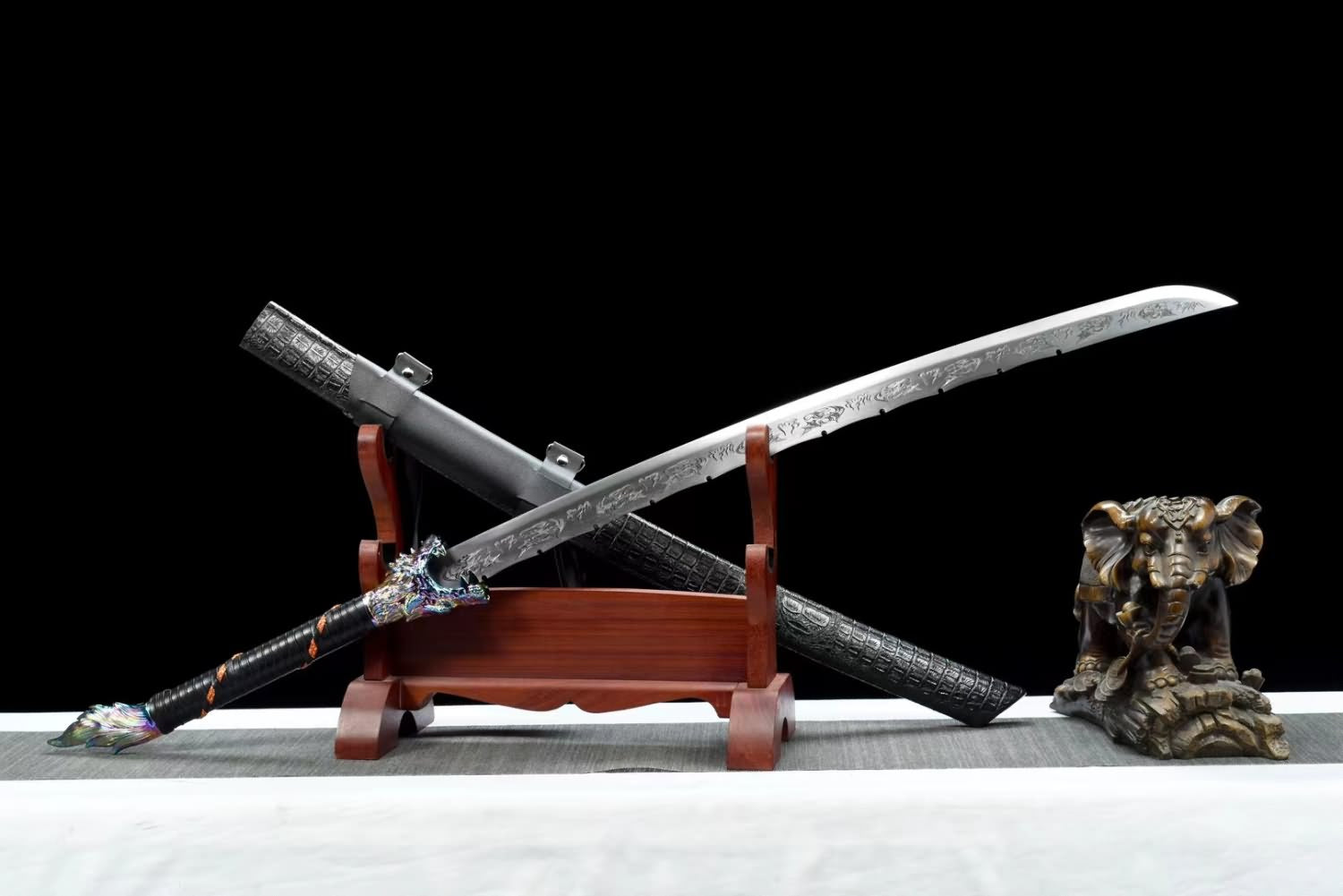 LOONGSWORD,Handcrafted Wolf-Head Broadsword with High Carbon Steel Blade-Forged Patterned Edge and Alloy Fittings