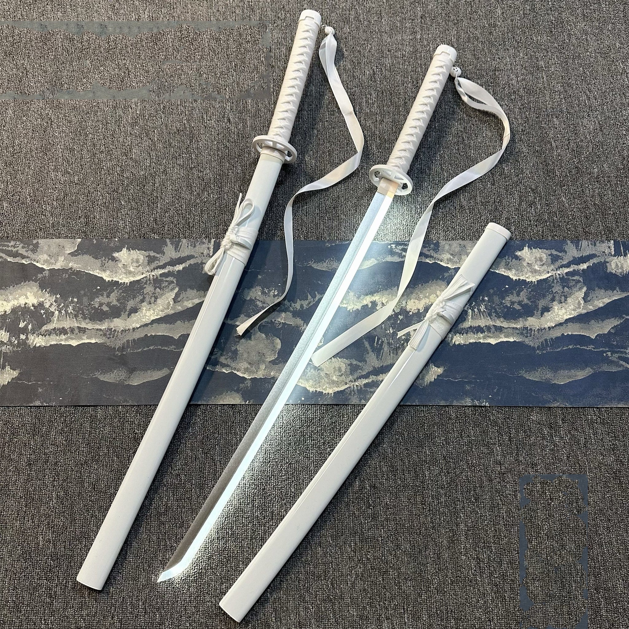 BLEACH Cosplay Katana Laser Toys Glowing Sword Kurosaki Ichigo Zanpakuto Sword（Wood + Acrylic）