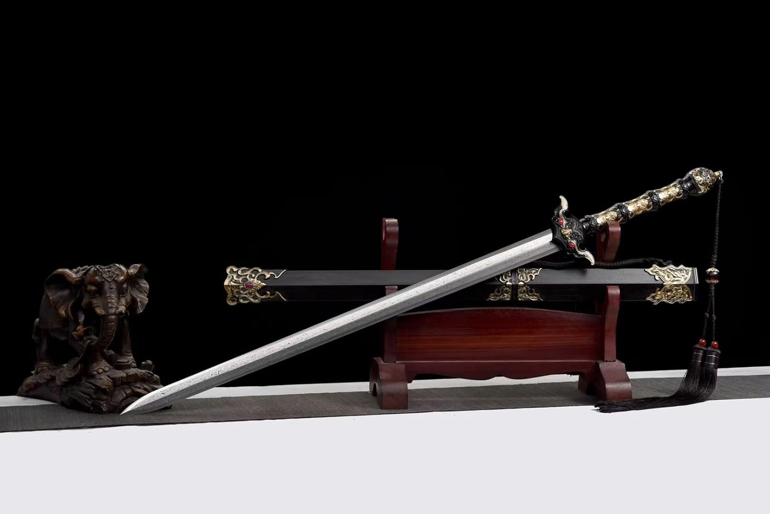 Hand Forged Chinese Yitian Jian Sword Damascus Steel Blade, Blackwood Scabbard（Damascus Steel）