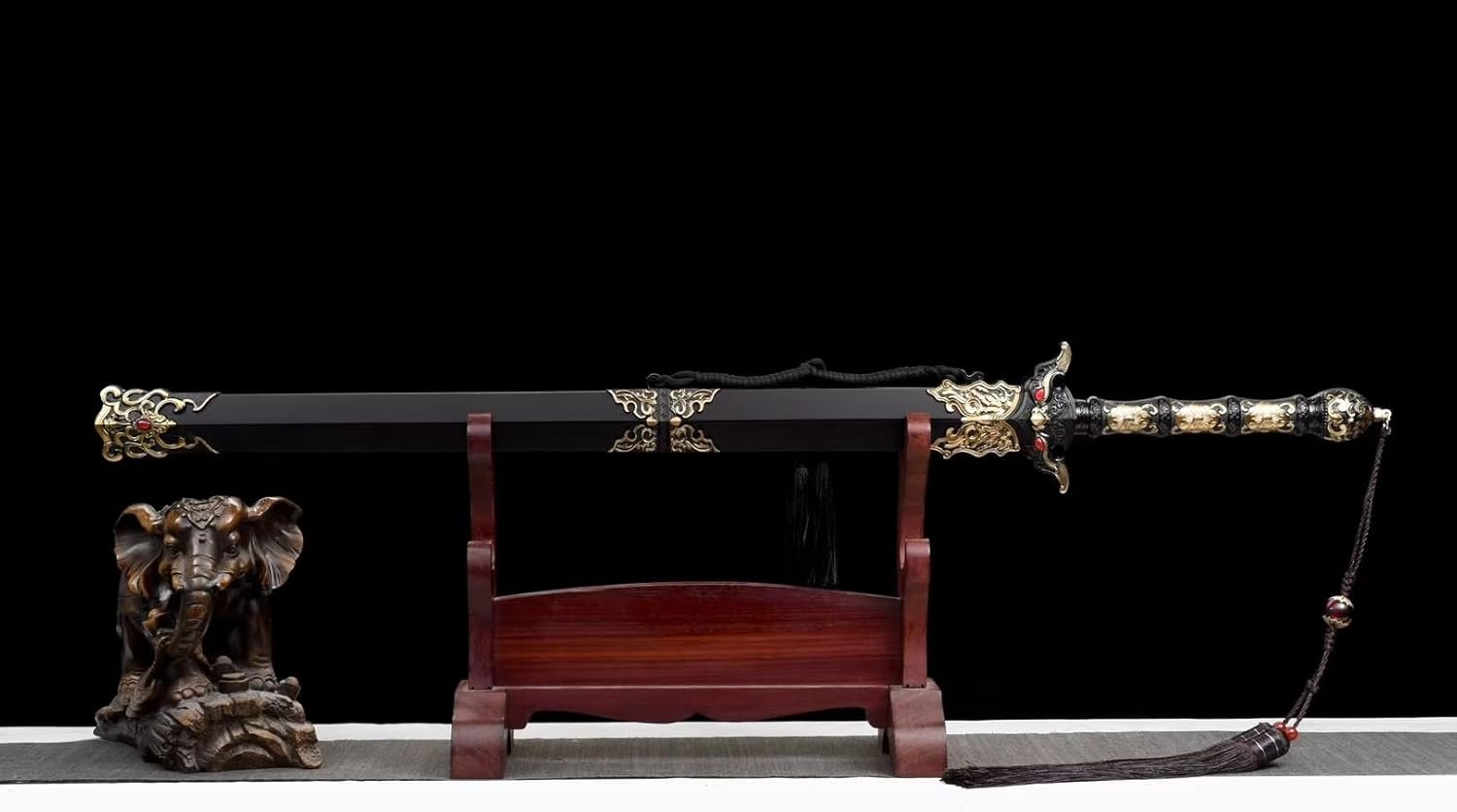 Hand Forged Chinese Yitian Jian Sword Damascus Steel Blade, Blackwood Scabbard（Damascus Steel）