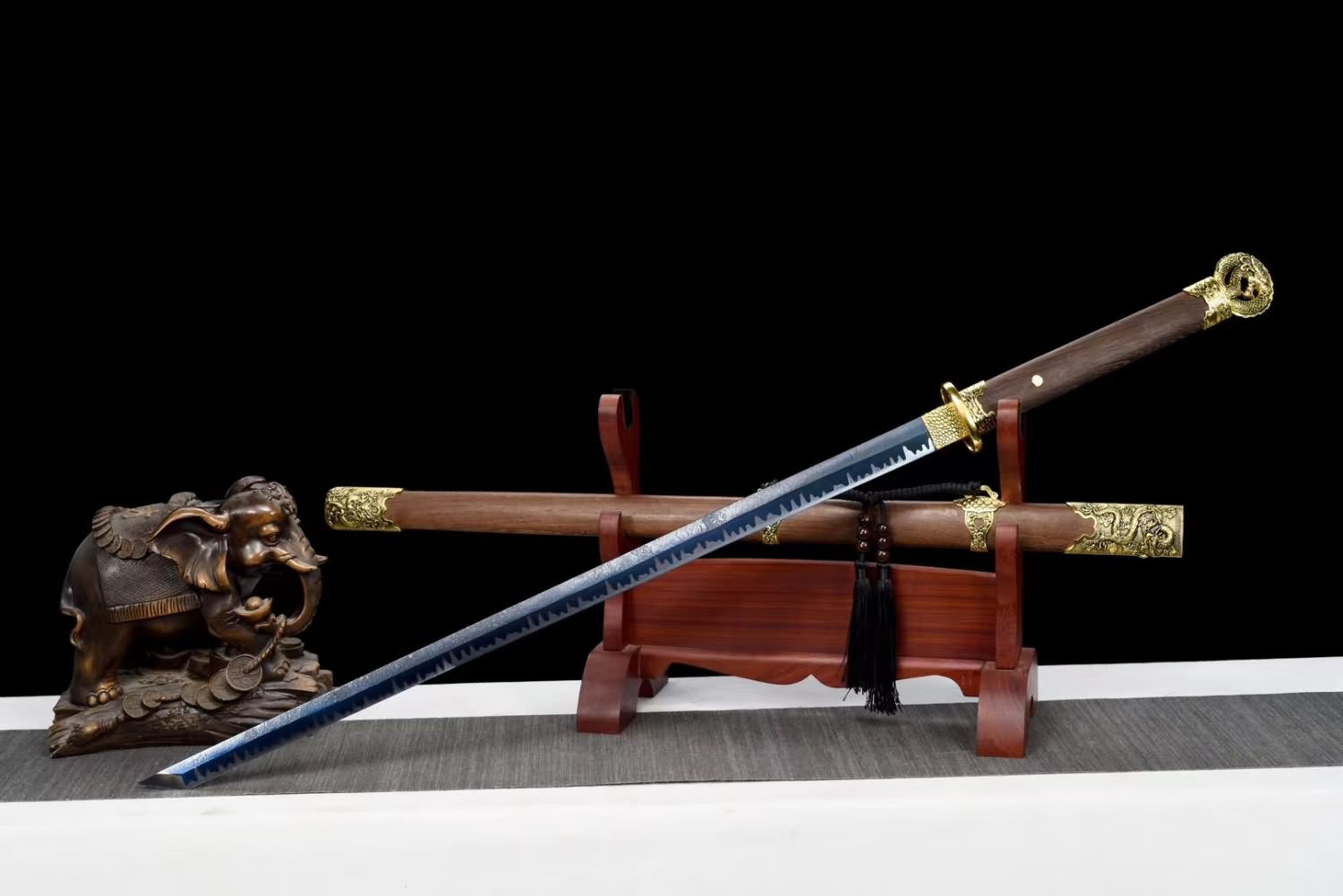 Chinese sword,Dragon Tang dao Forged high Carbon Steel Blue Blade,Alloy Fittings,Rosewood Scabbard