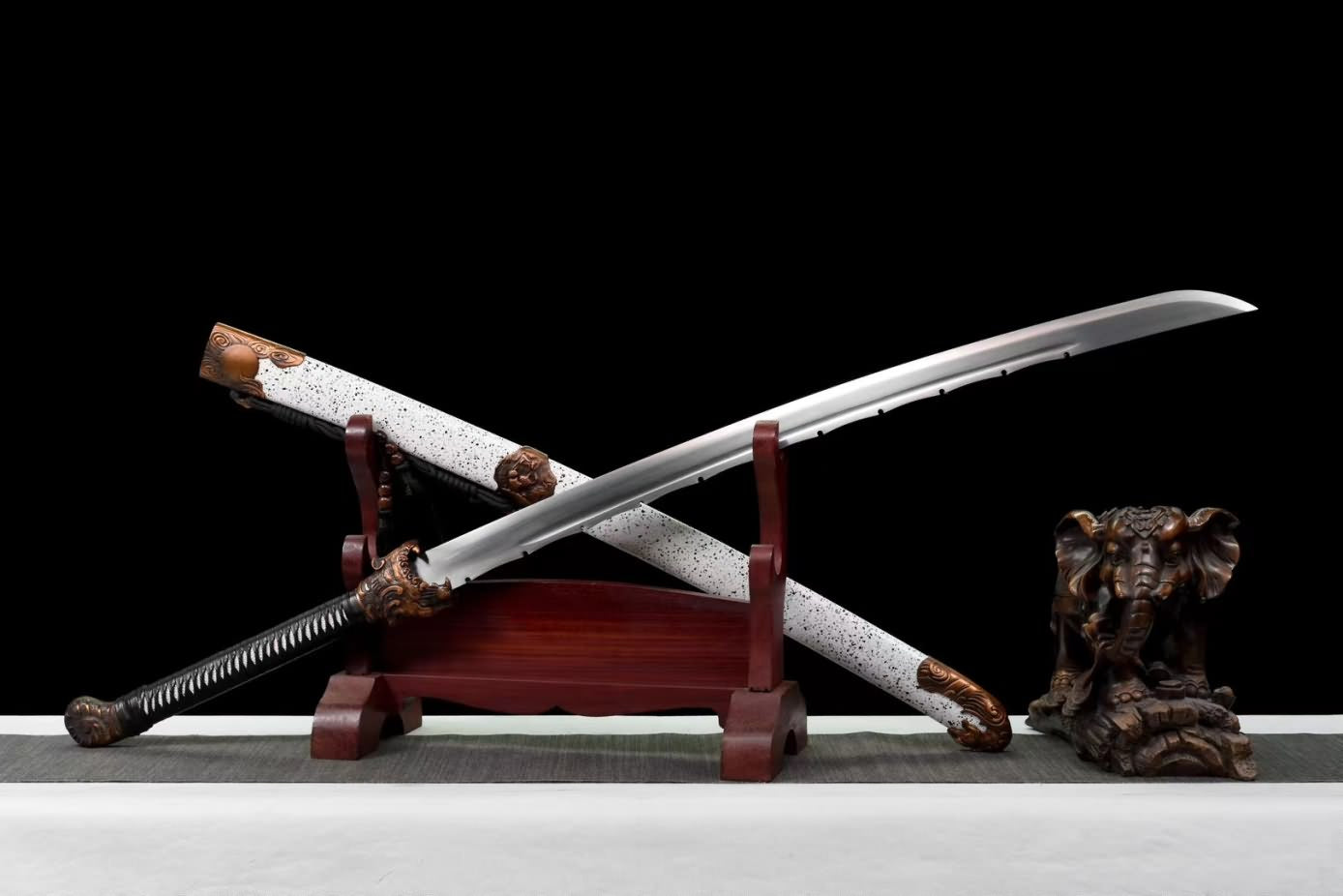 Tiger Tang dao High Carbon Steel red Blade,Alloy Fittings,Solid Wood Scabbard,LOONGSWORD