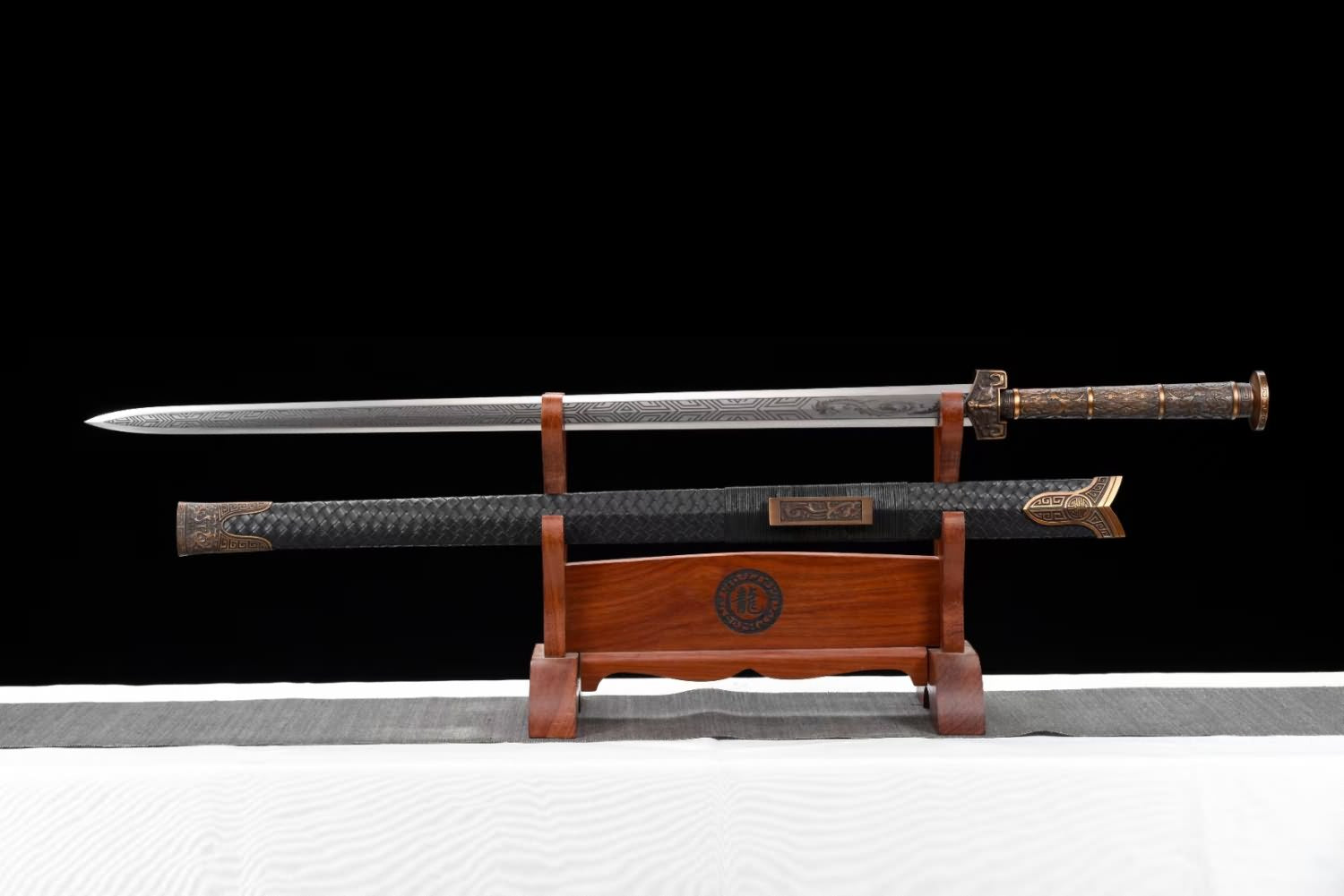 Longyuan jian Sword Forged High Carbon Steel Etched Blade,Alloy Fittings,Solid Wood Scabbard