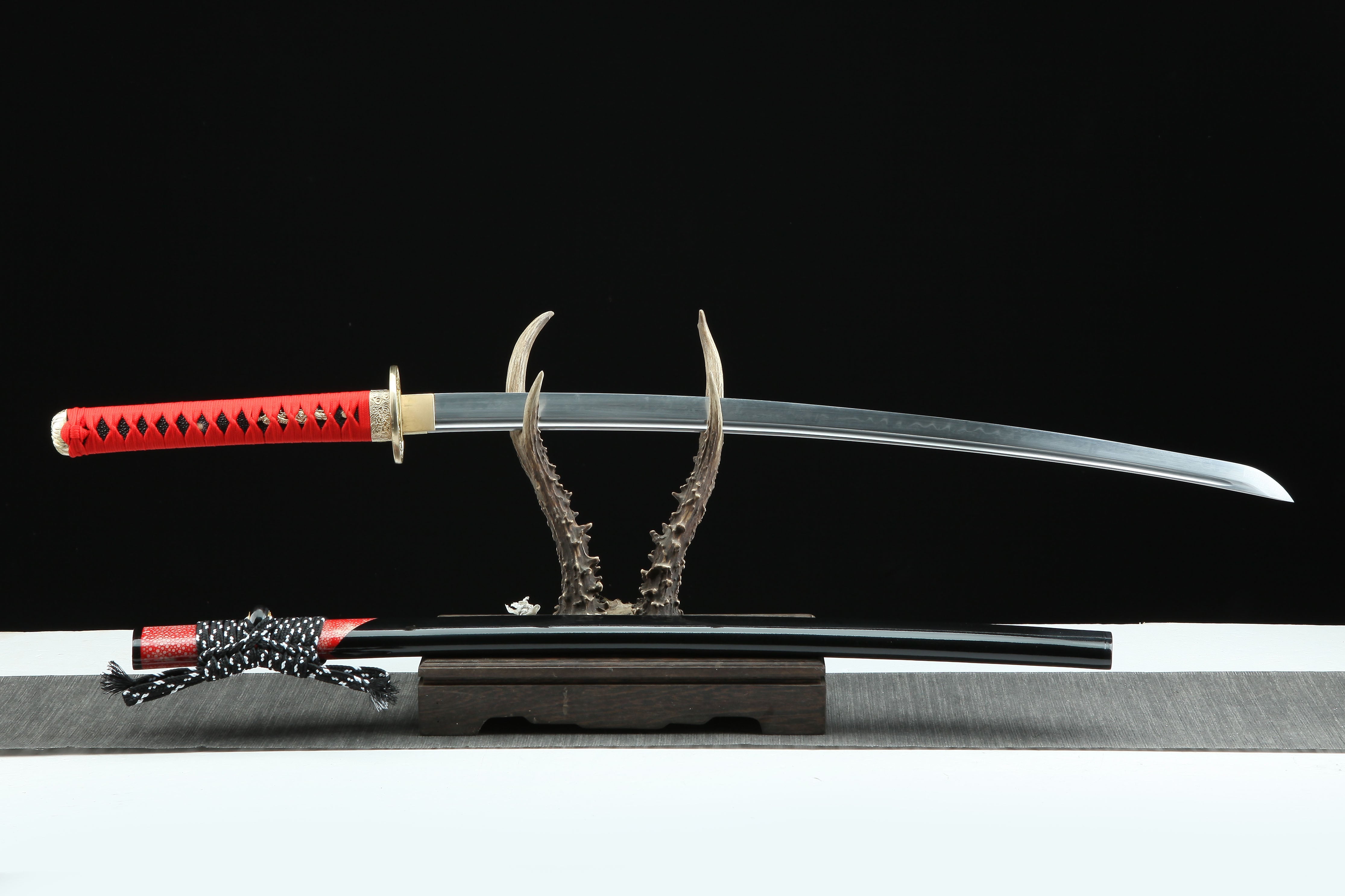 Hand Forged Japanese Katana Crimson Fortune’s Edge Blade(1095 Carbon Steel)