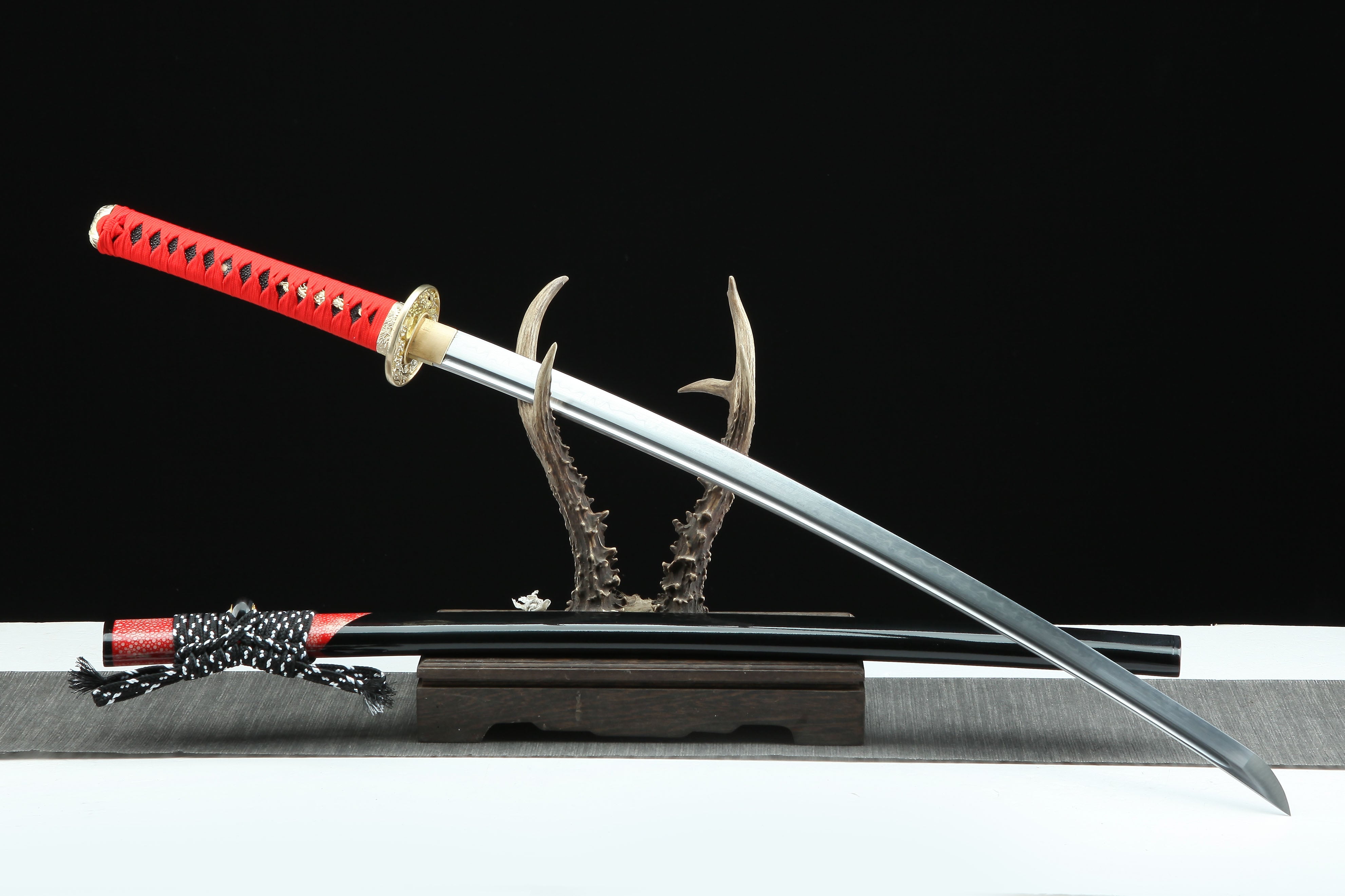 Hand Forged Japanese Katana Crimson Fortune’s Edge Blade(1095 Carbon Steel)