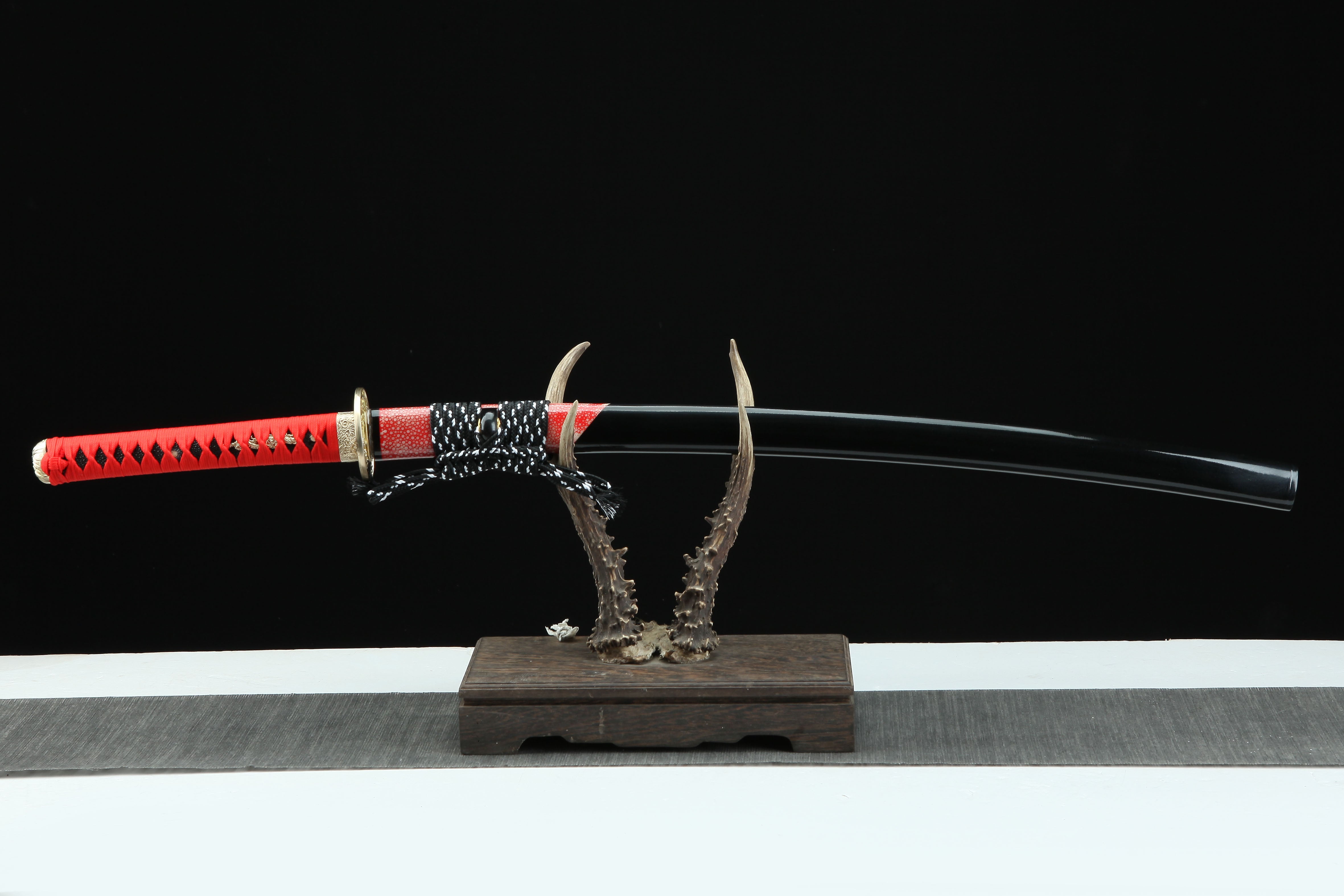 Hand Forged Japanese Katana Crimson Fortune’s Edge Blade(1095 Carbon Steel)