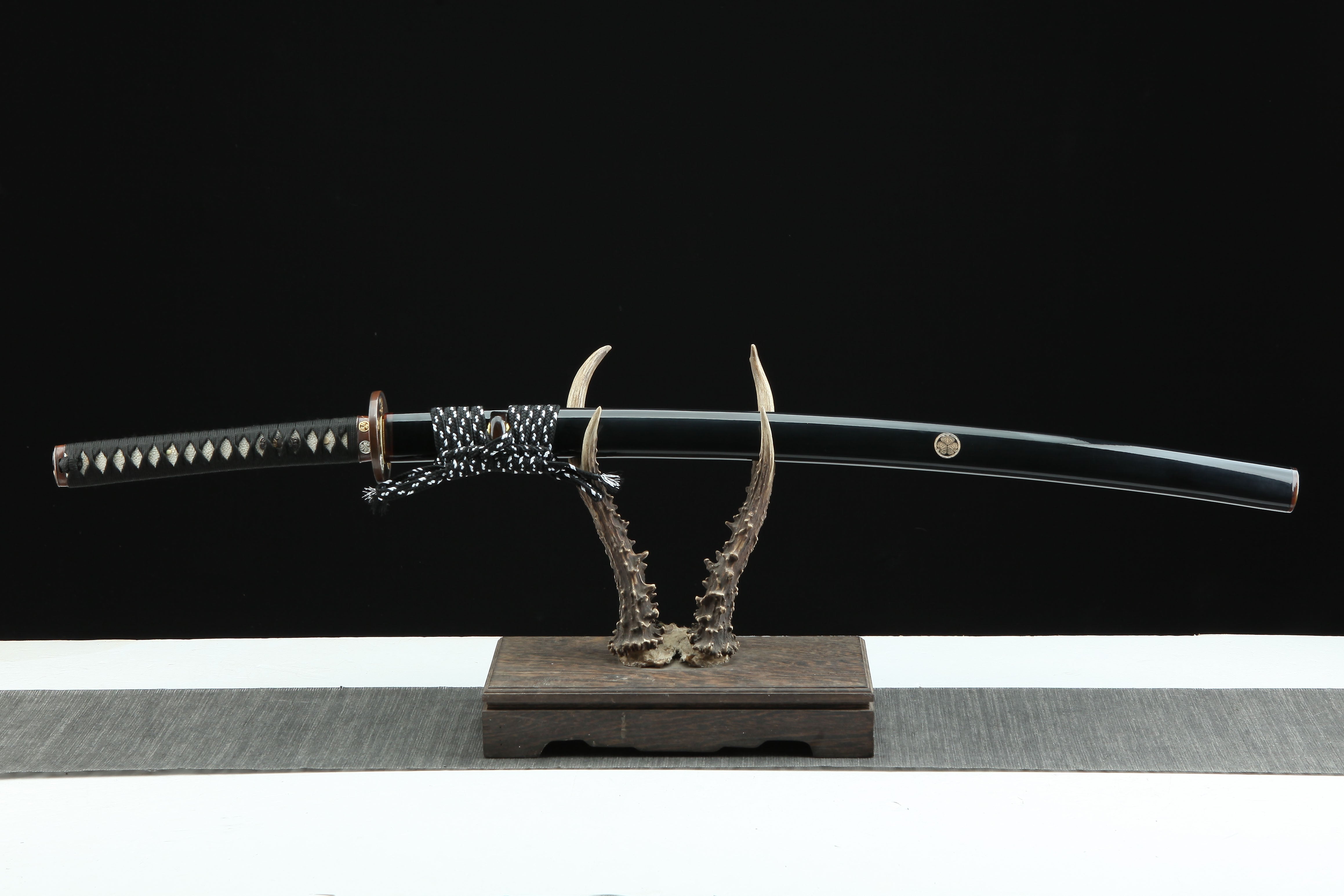 Hand Forged Japanese Katana Gilded Abyss Blade(Damascus Steel)