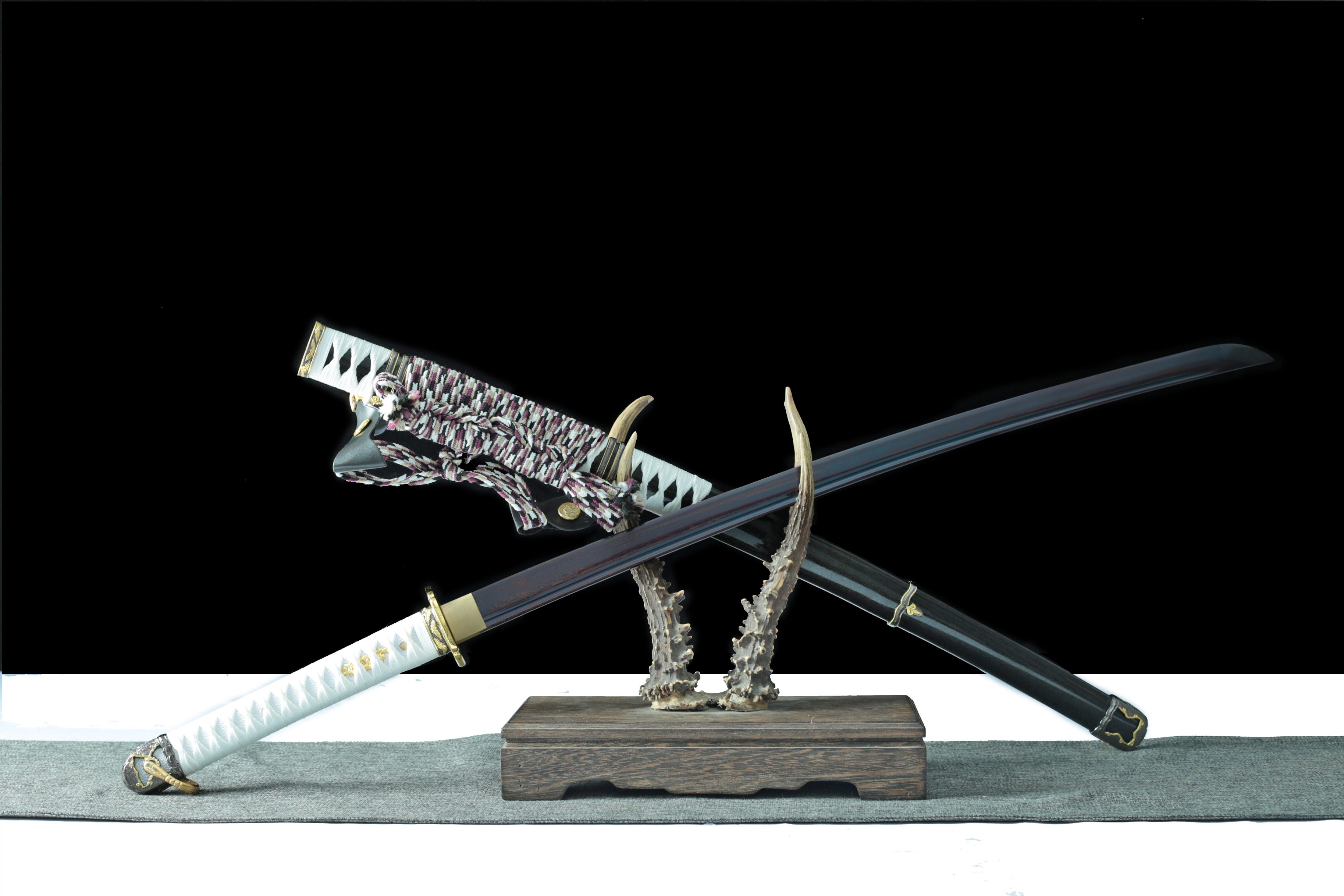 Hand Forged Japanese Tachi Midnight Sakura Blade(1095 Carbon Steel)