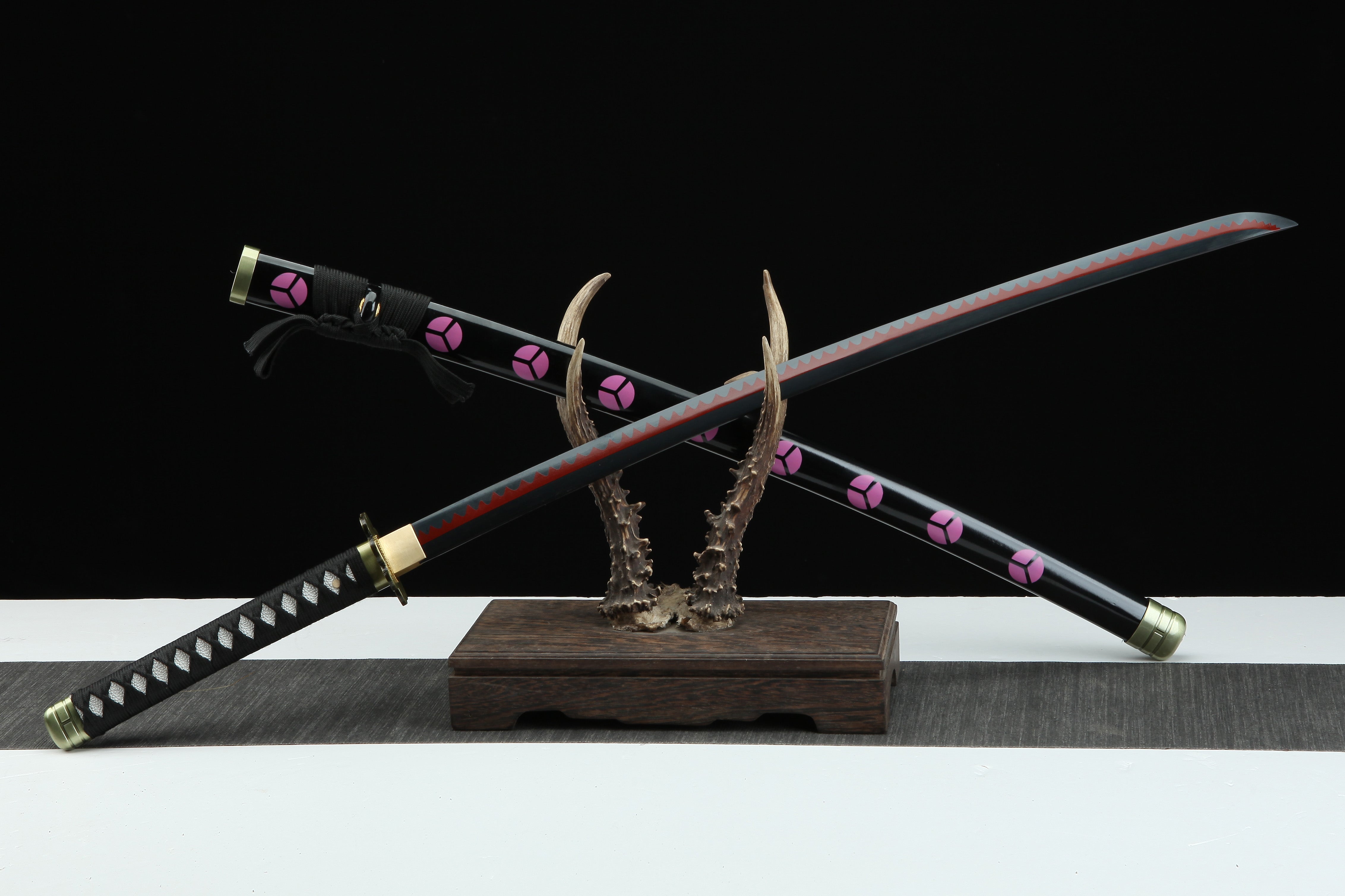 Hand Forged ONE PIECE Japanese Katana Roronoa Zoro Kusanagi Blade(1045 Carbon Steel)