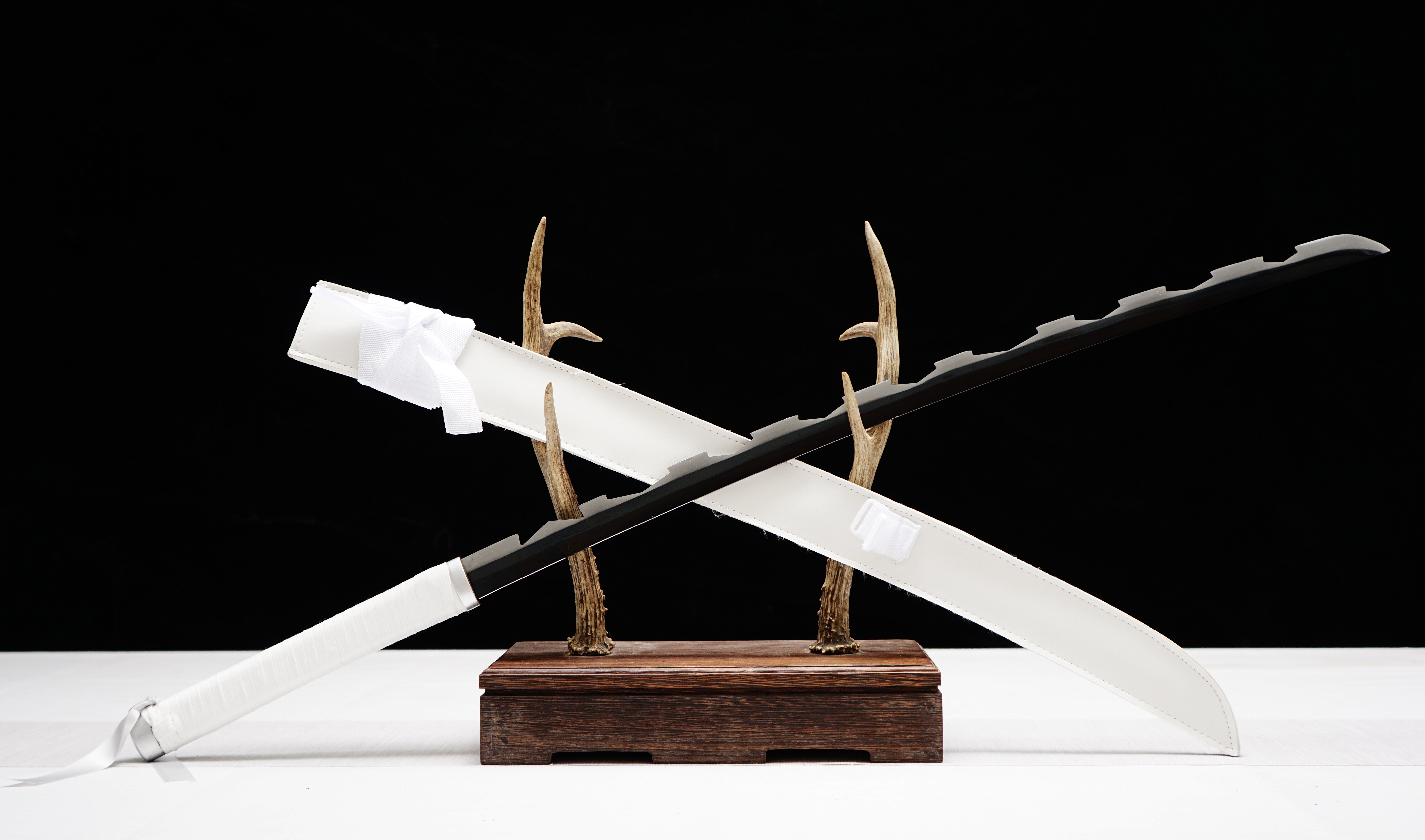 Hand Forged Demon Slayer Katana Hashibira Inosuke Nichirin Sword(1045 Carbon Steel)