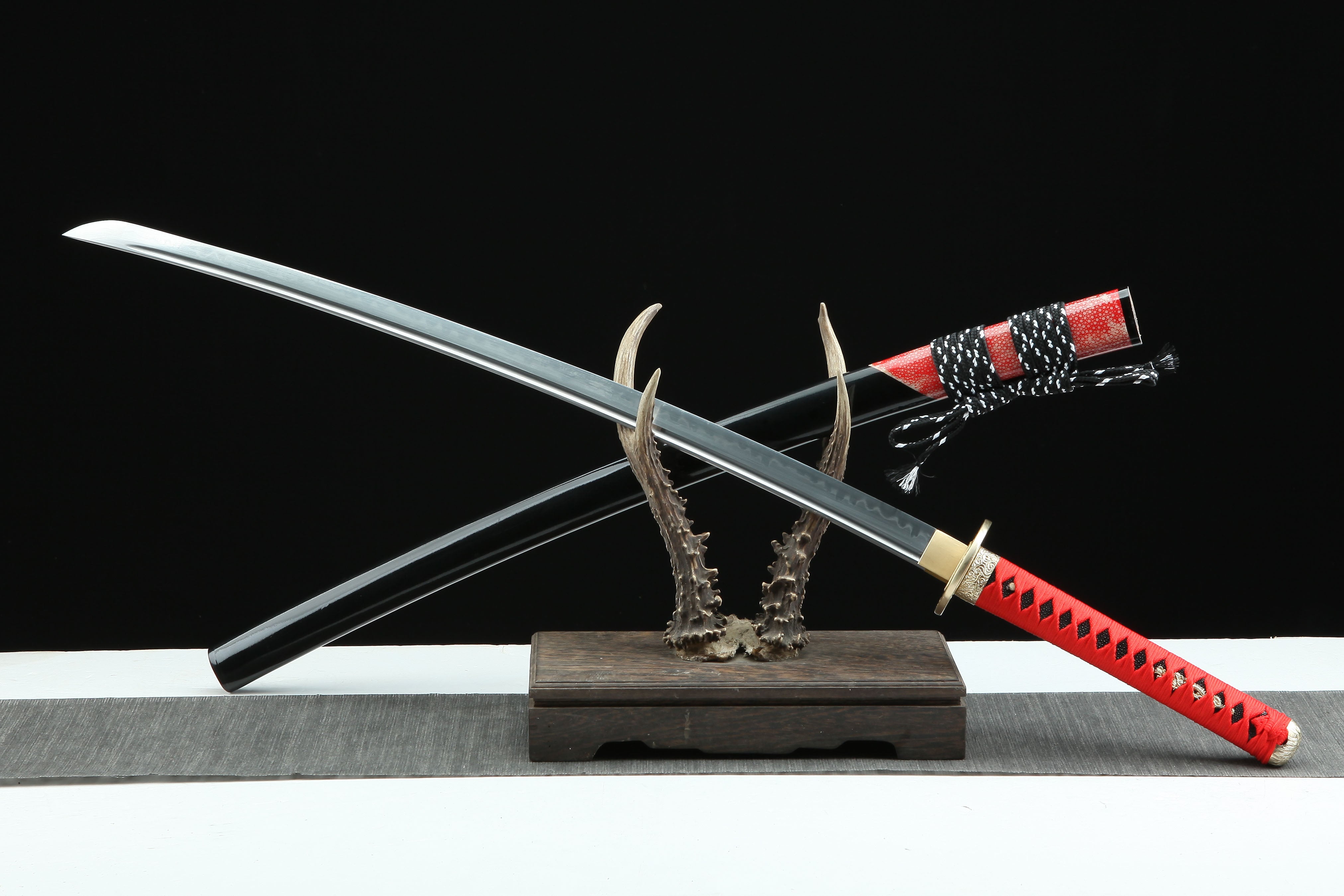 Hand Forged Japanese Katana Crimson Fortune’s Edge Blade(1095 Carbon Steel)