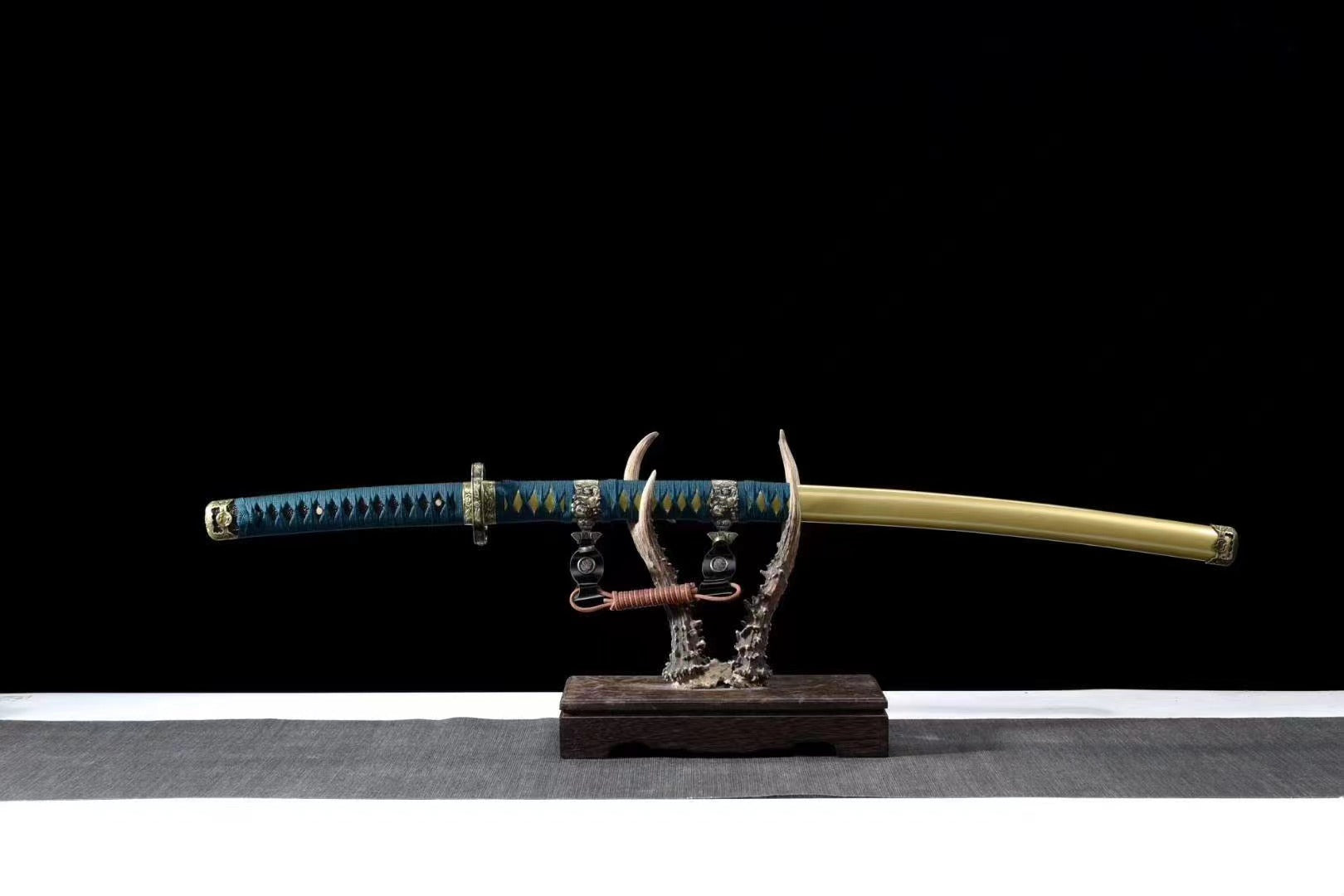 Hand Forged Japanese Tachi Monk's Judgment Blade(1095 Carbon Steel)