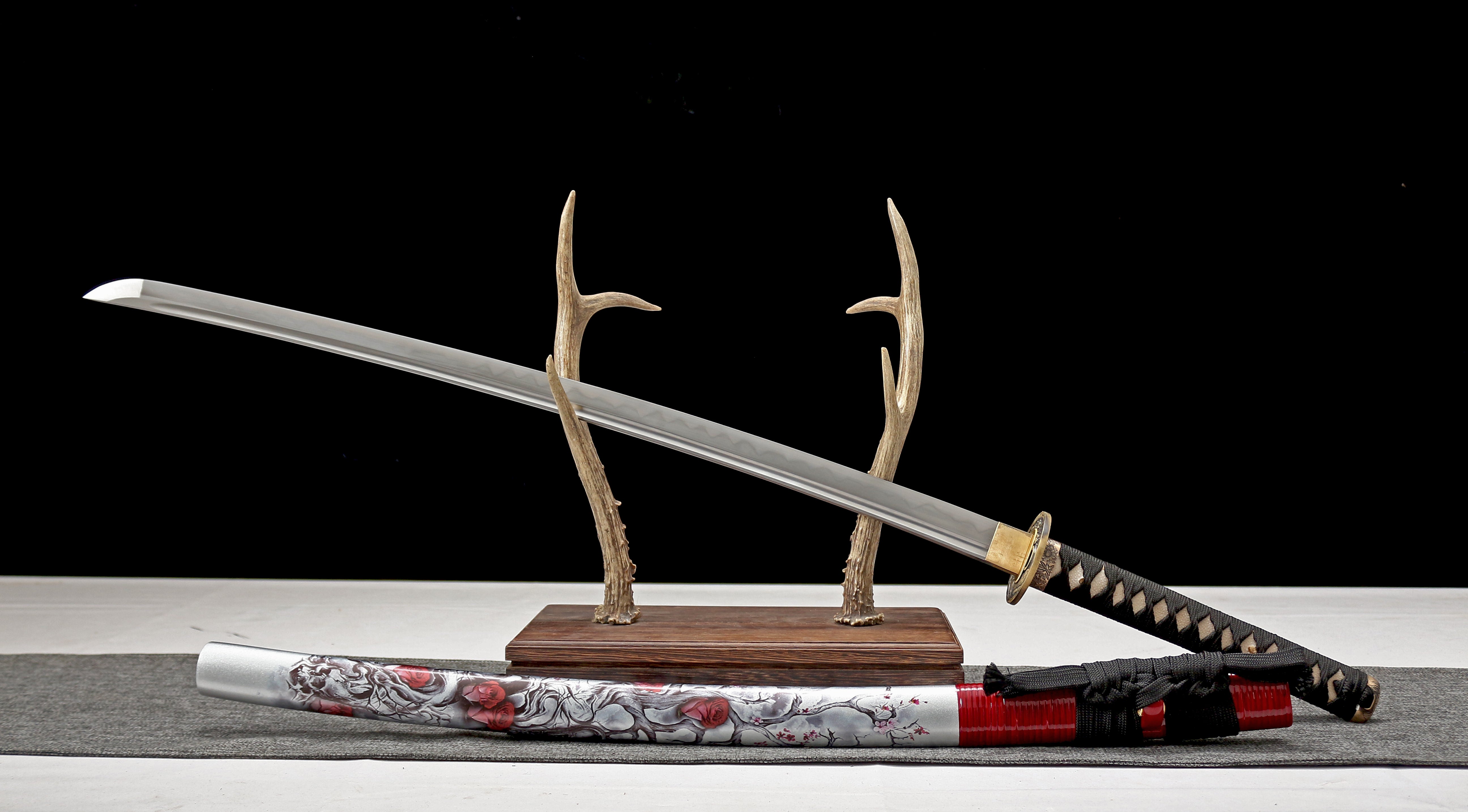 Hand Forged Japanese Katana Crimson Thorn Elegy Blade(1095 Carbon Steel)