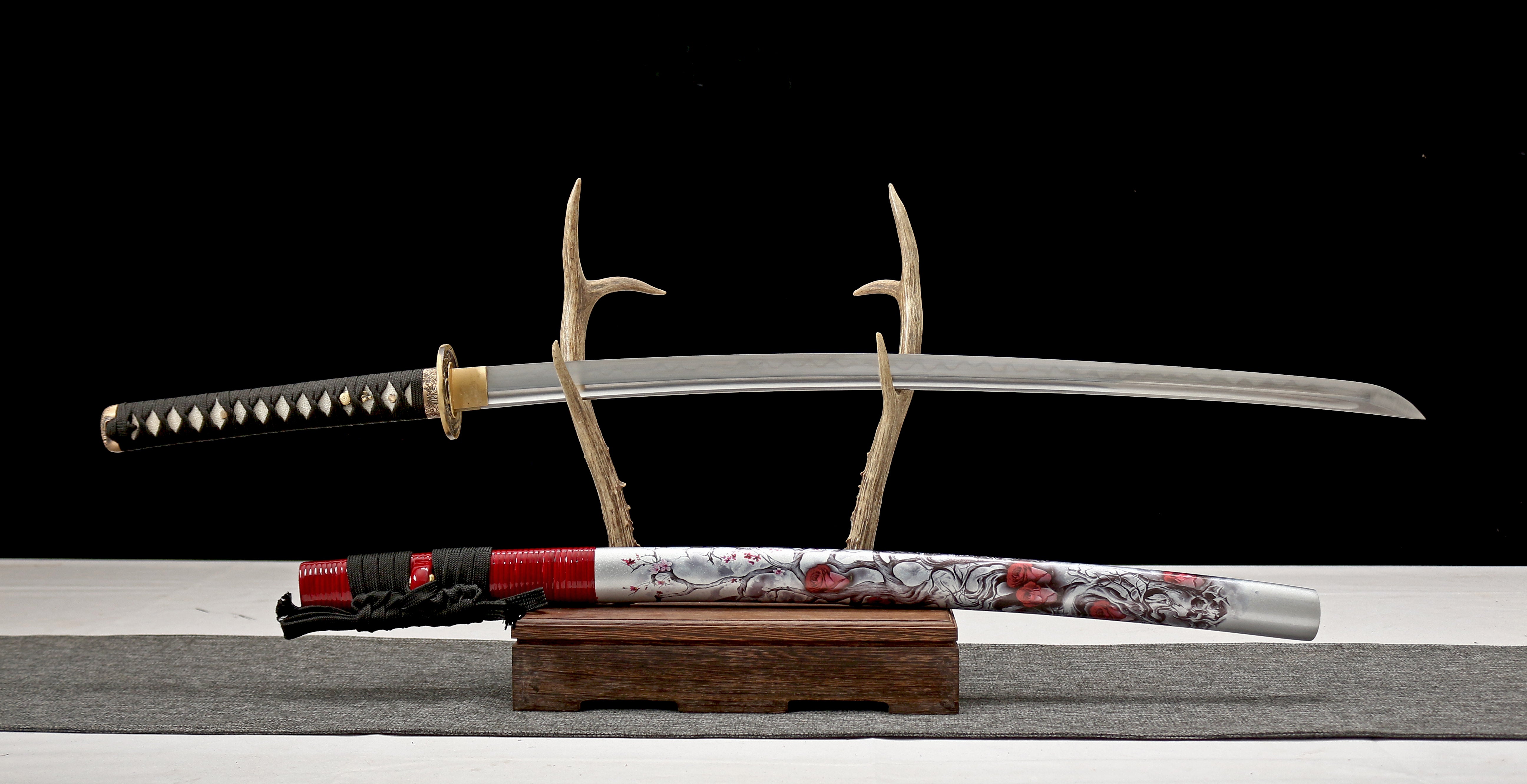 Hand Forged Japanese Katana Crimson Thorn Elegy Blade(1095 Carbon Steel)