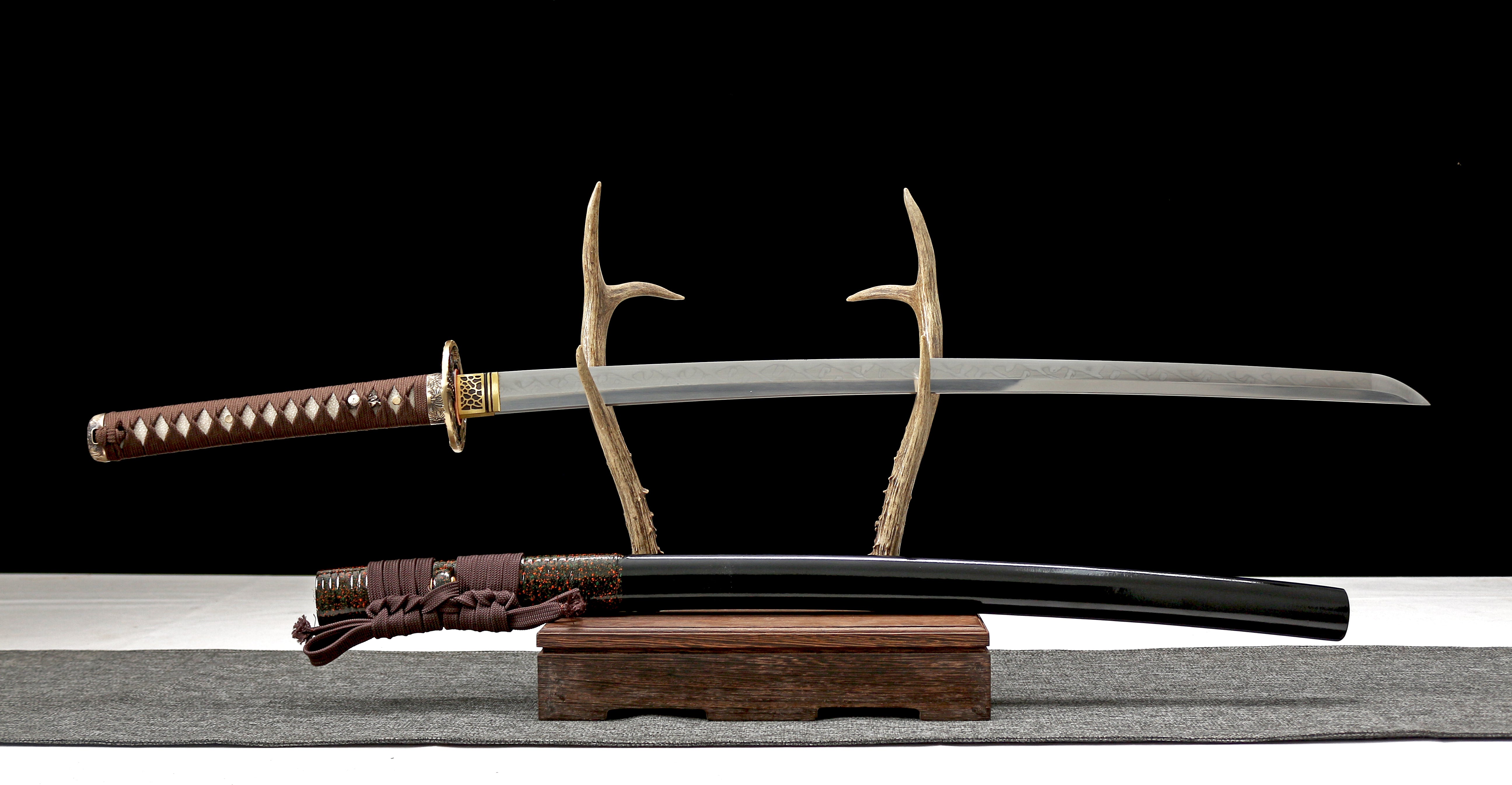 Hand Forged Japanese Katana Yoru No Taka Black Ops Shinobi Blade(1095 Carbon Steel)
