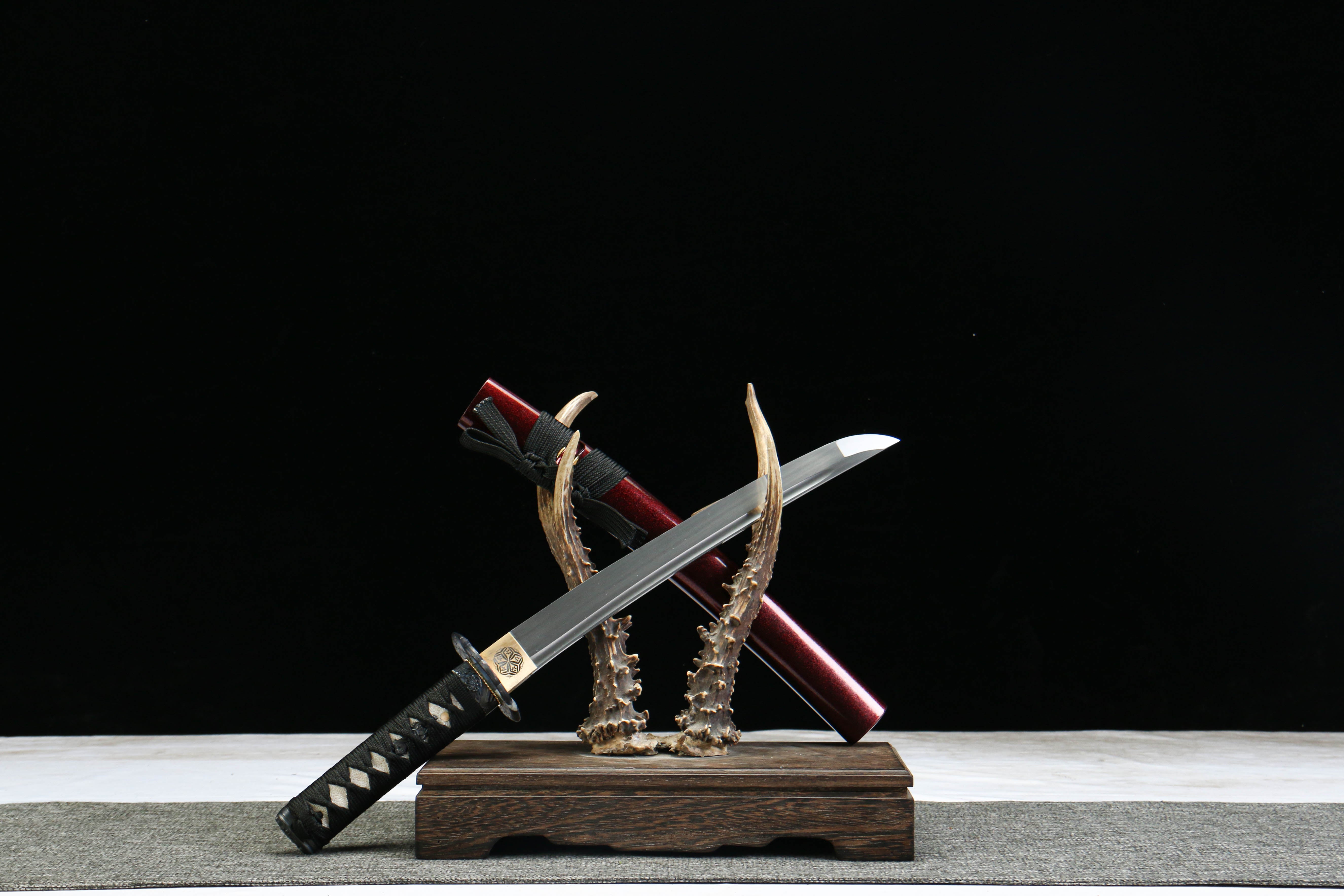 Hand Forged Japanese Tanto Crimson Mandala Blade(1060 Carbon Steel)