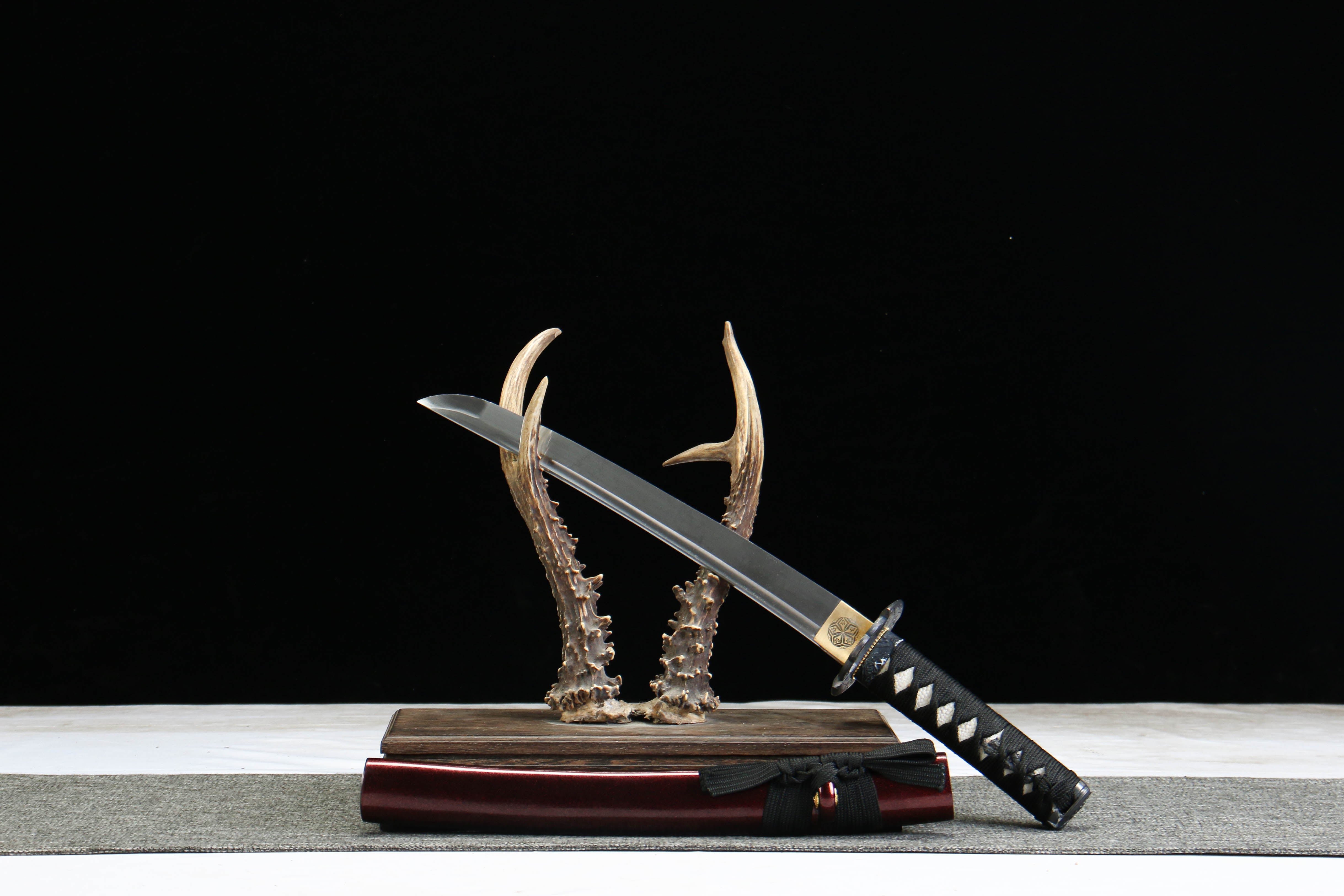 Hand Forged Japanese Tanto Crimson Mandala Blade(1060 Carbon Steel)