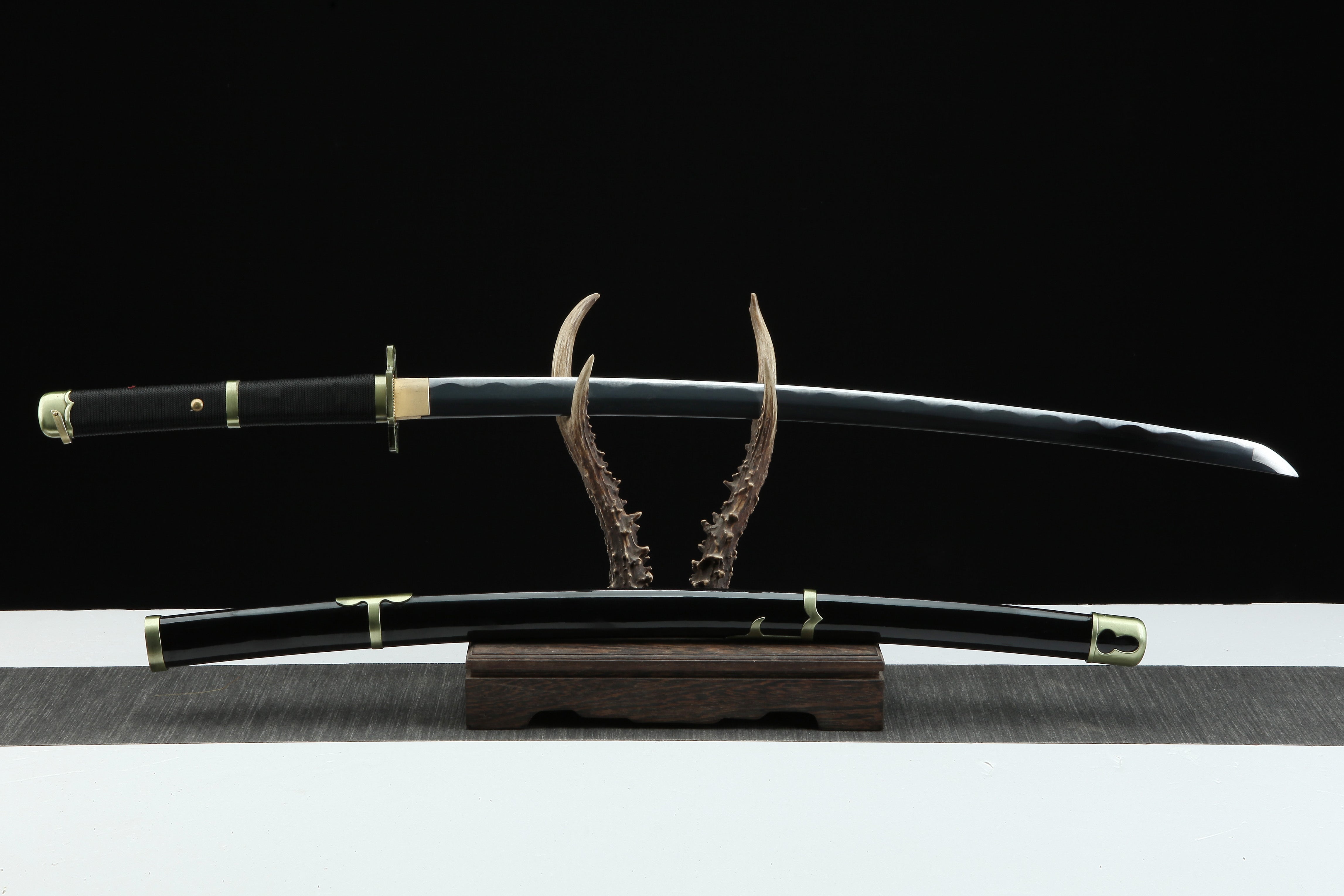 Hand Forged ONE PIECE Japanese Katana Roronoa Zoro Chakma Blade(1045 Carbon Steel)
