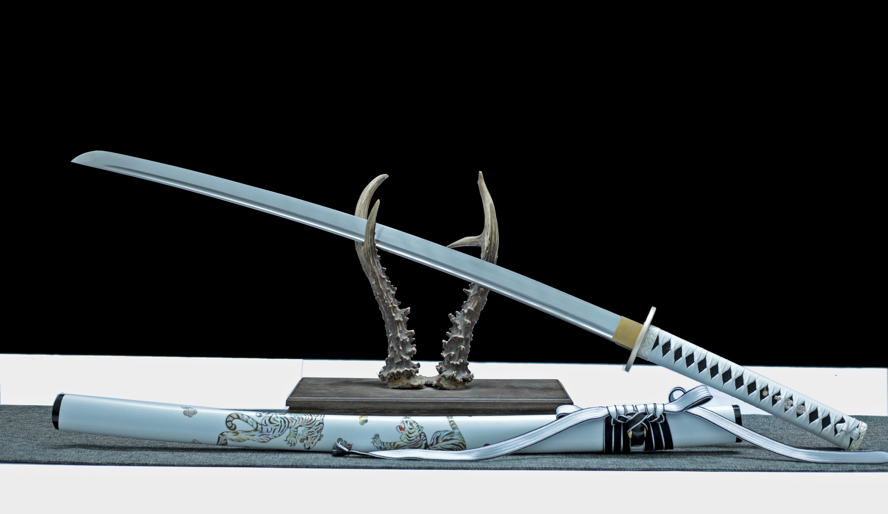 Hand Forged Japanese Katana Bai Mo's Eclipse Blade(1095 Carbon Steel)