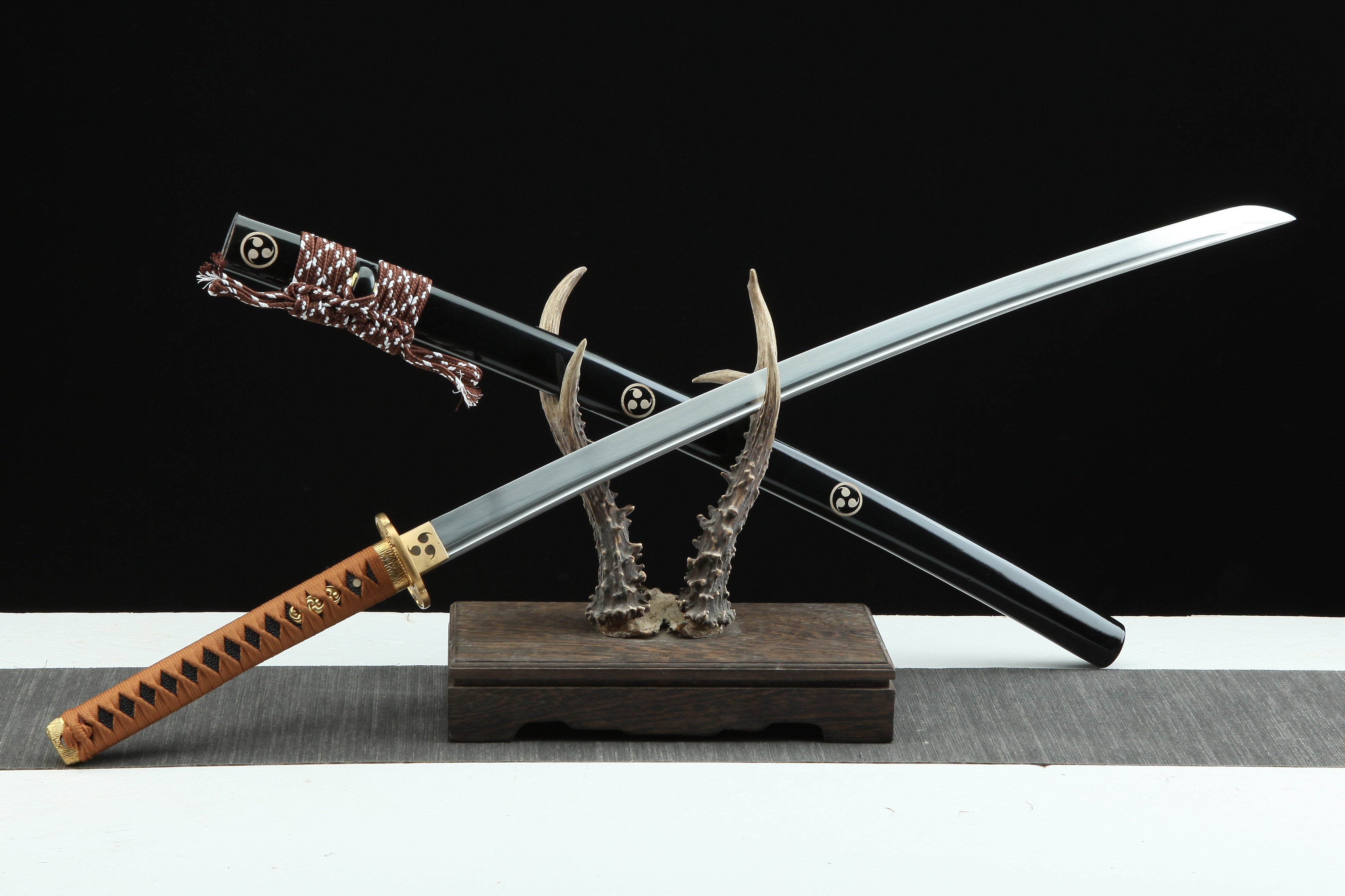 Hand Forged Japanese Katana Necronomicon Forbidden Tome Edge Blade(1095 Carbon Steel)