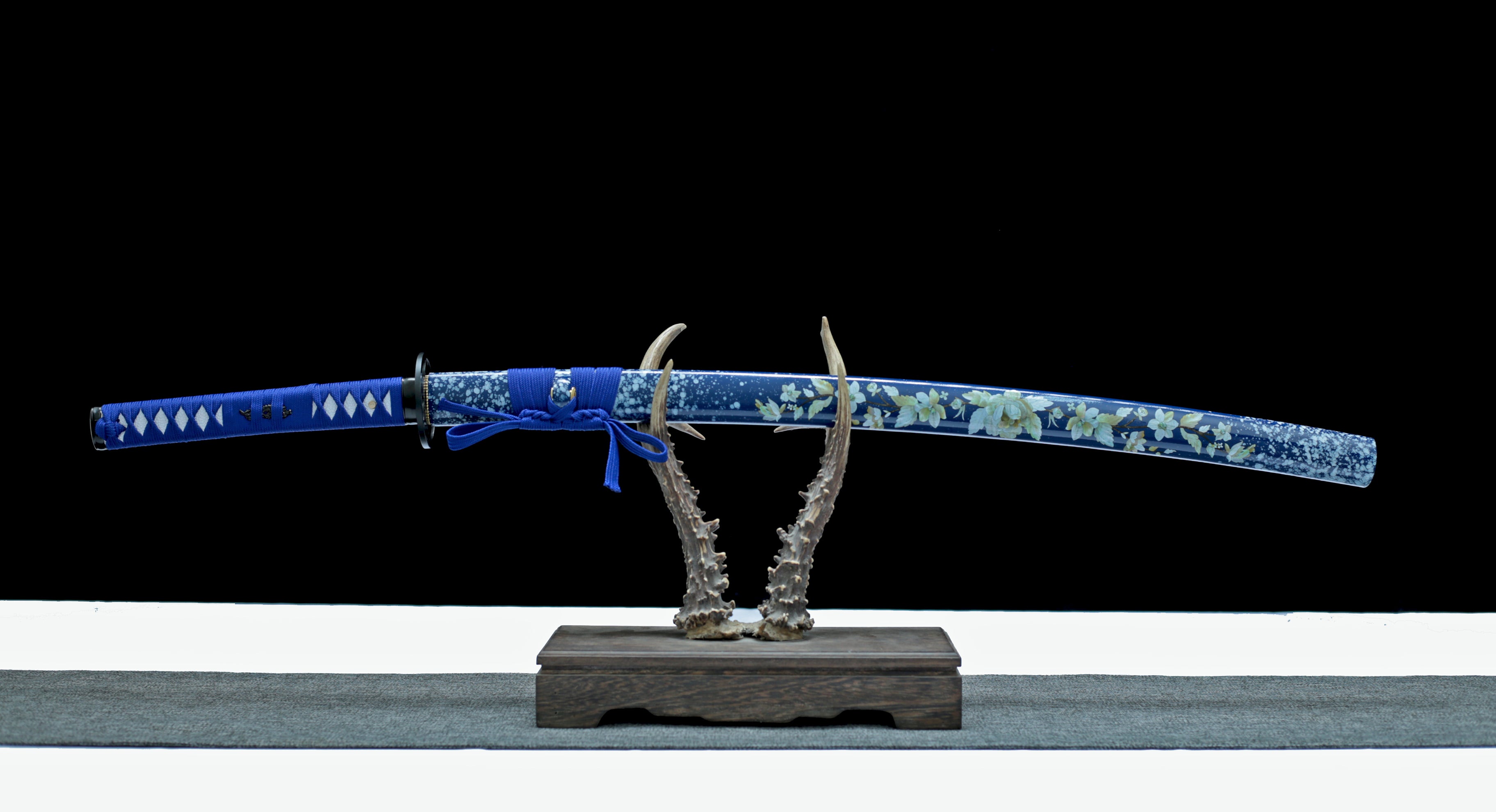 Hand Forged Japanese Katana Lotus Requiem Blade(1095 Carbon Steel)