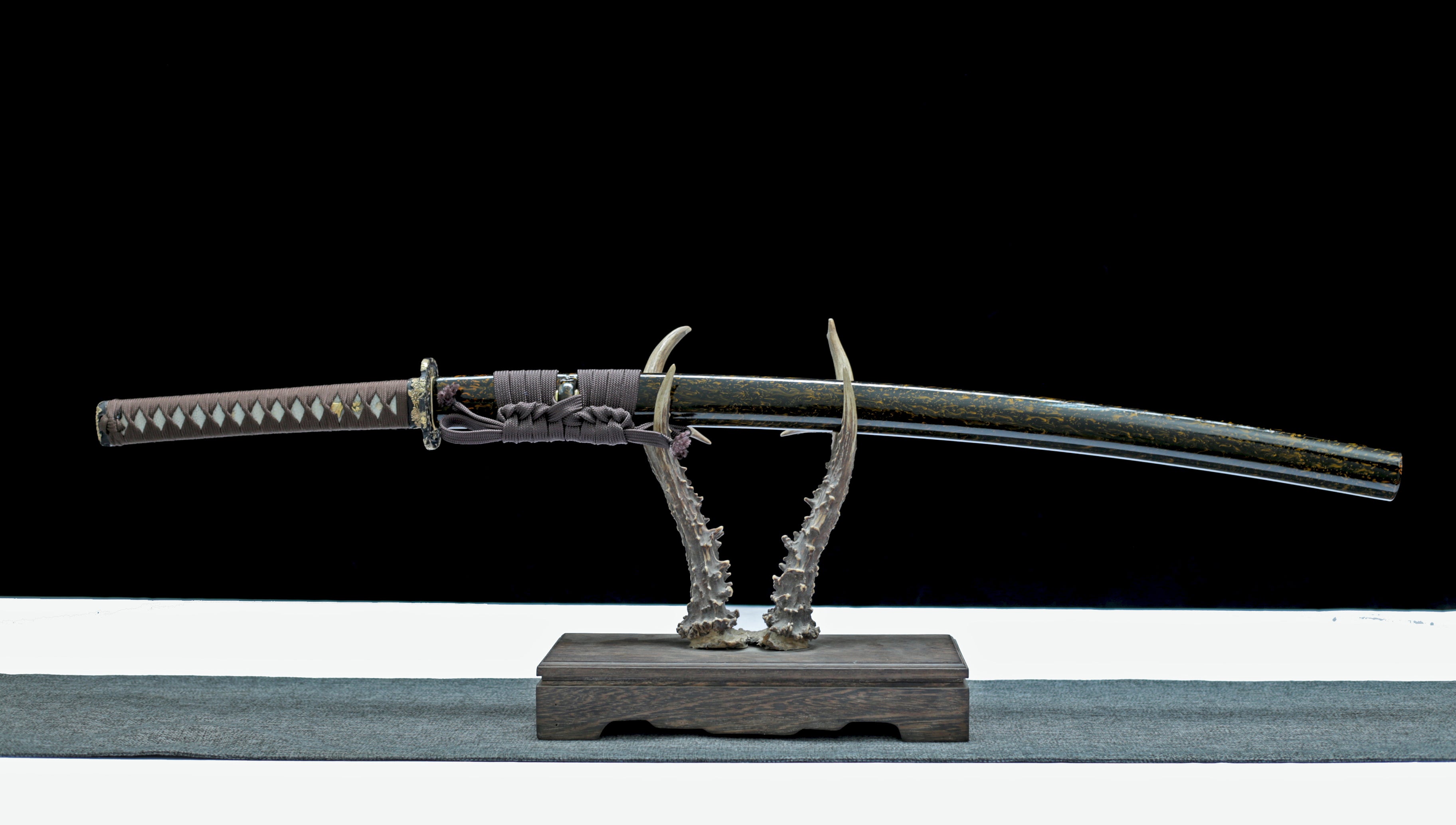 Hand Forged Japanese Katana Celestial Glyph Blade(Damascus Steel)