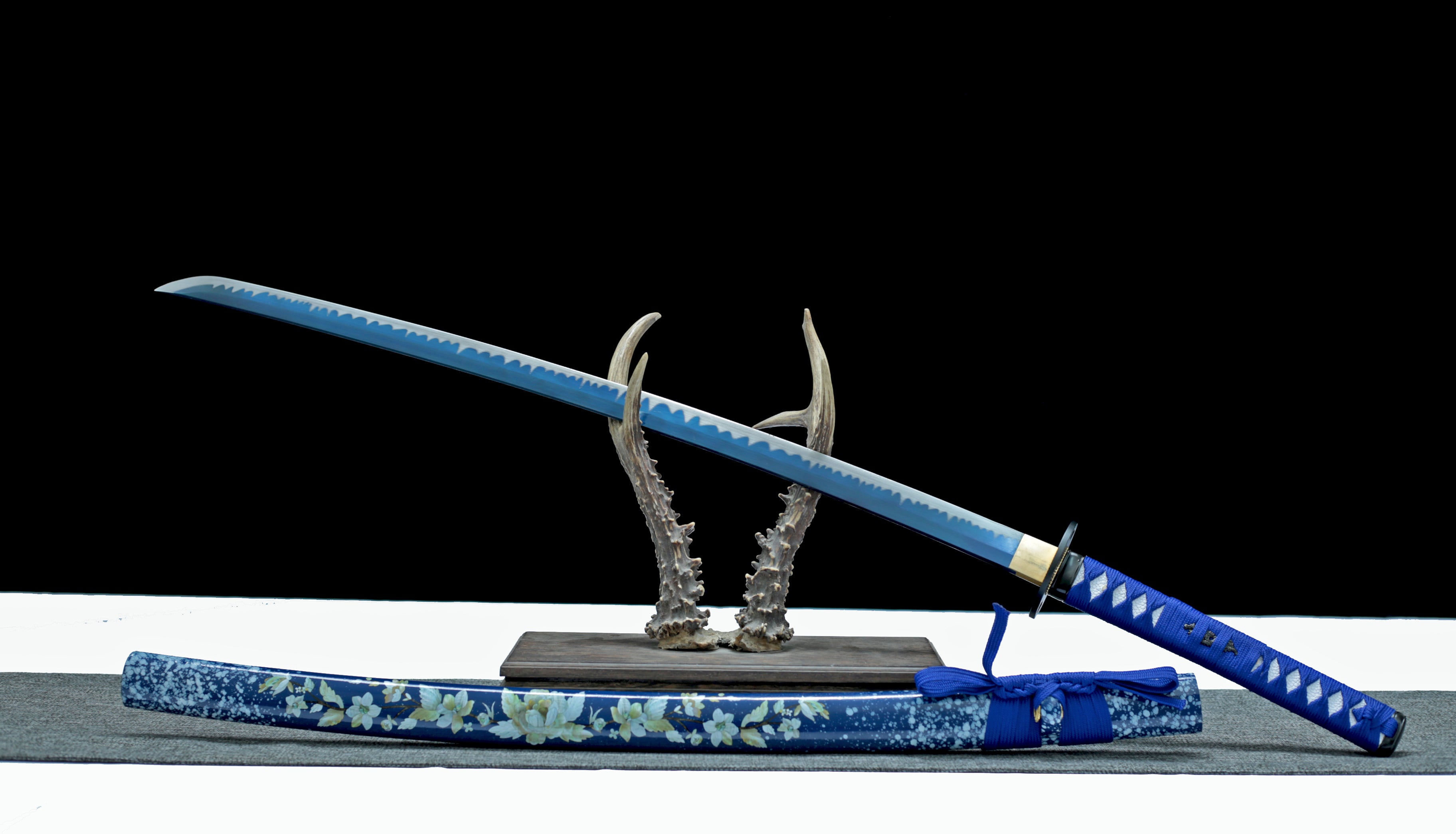 Hand Forged Japanese Katana Lotus Requiem Blade(1095 Carbon Steel)