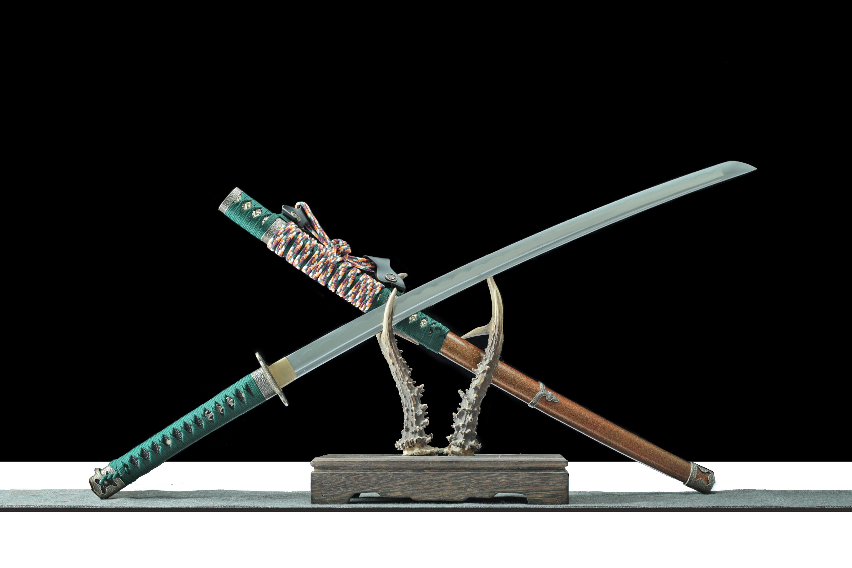 Hand Forged Japanese Tachi Divinus Glory Blade(1045 Carbon Steel)
