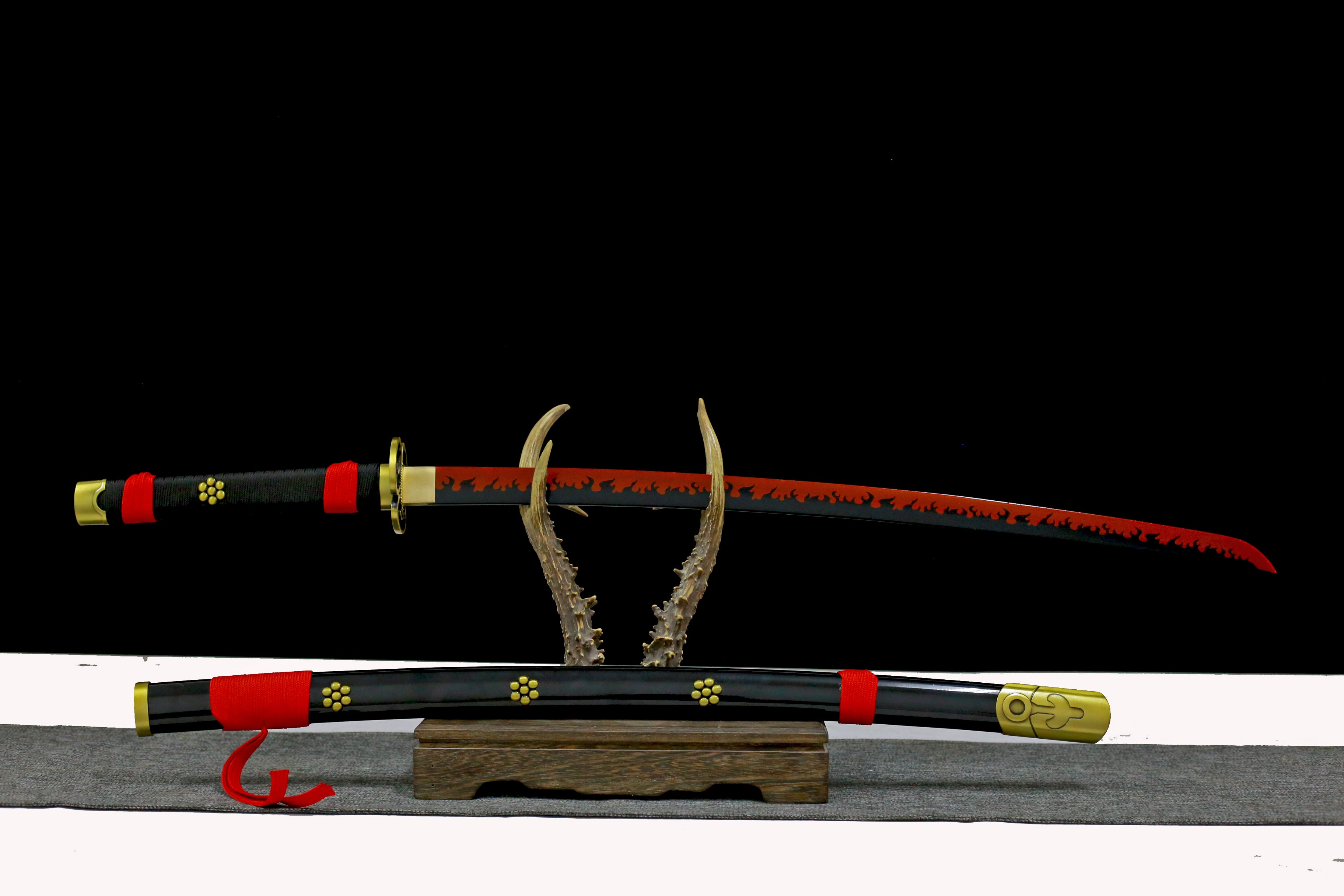 Hand Forged ONE PIECE Japanese Katana Roronoa Zoro Black Yamato Balde(1045 Carbon Steel)