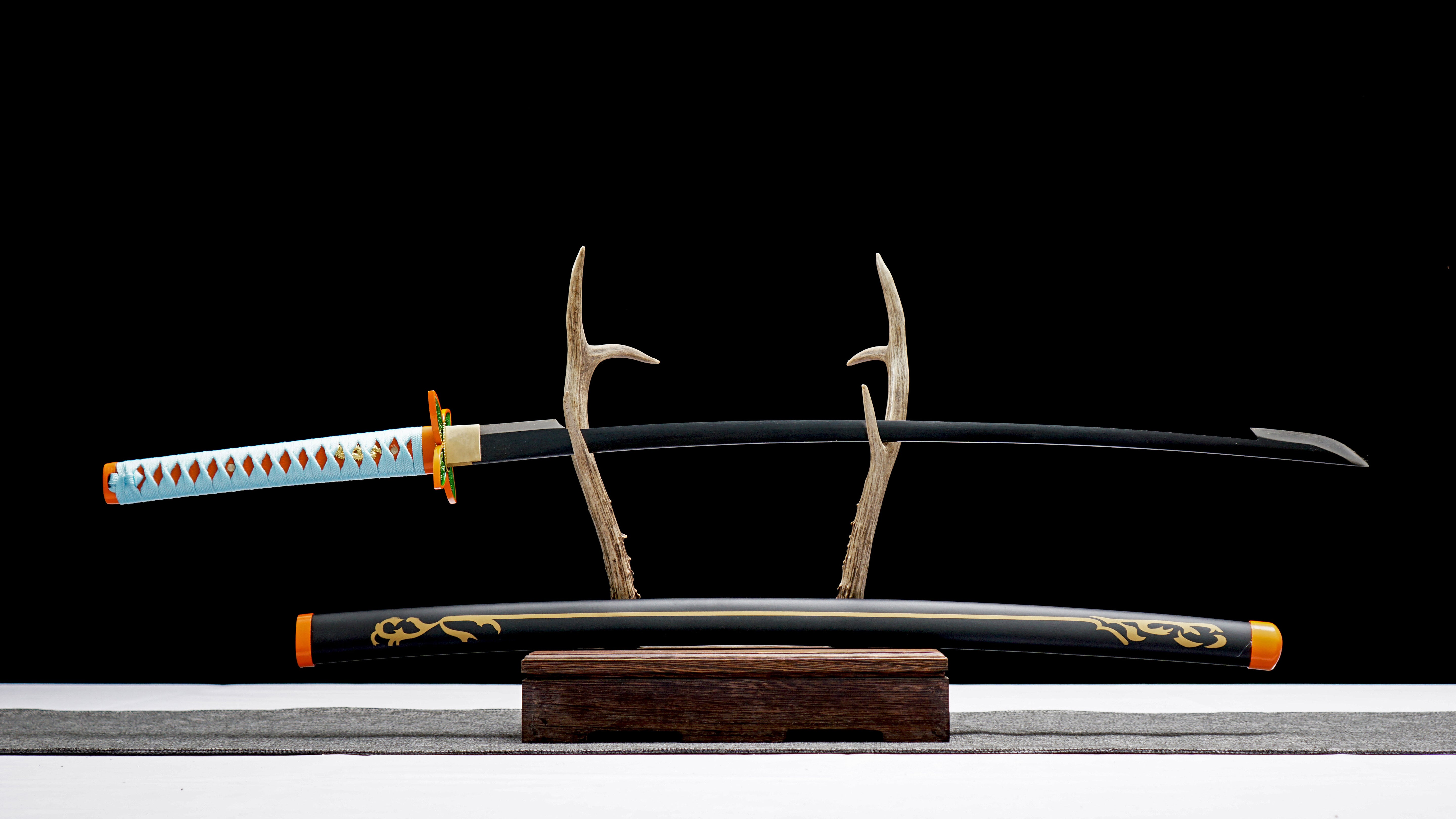 Hand Forged Demon Slayer Katana Kochou Shinobu Generation Two Nichirin Sword(1045 Carbon Steel)